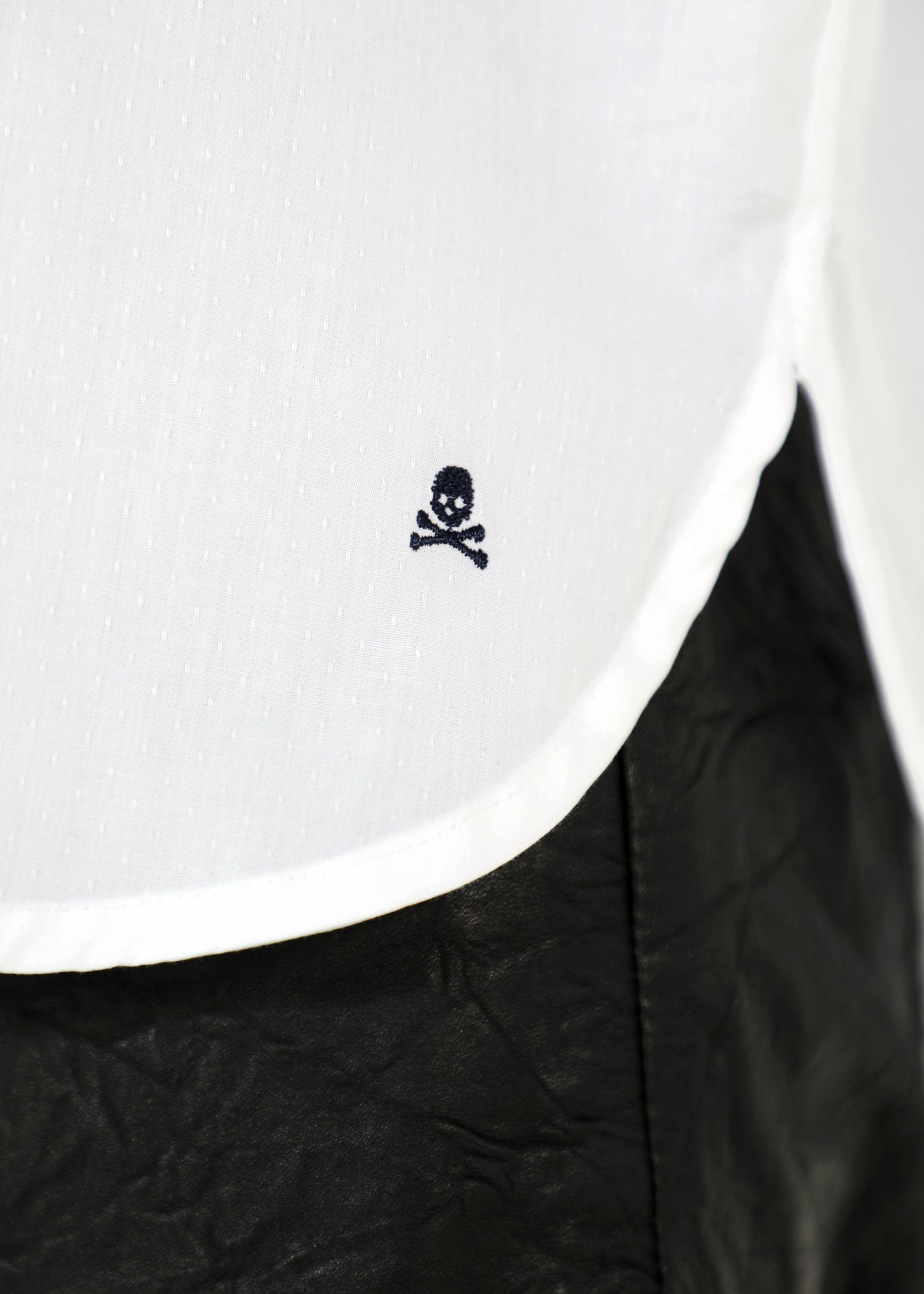 CAMISA JACQUARD BOLINHAS