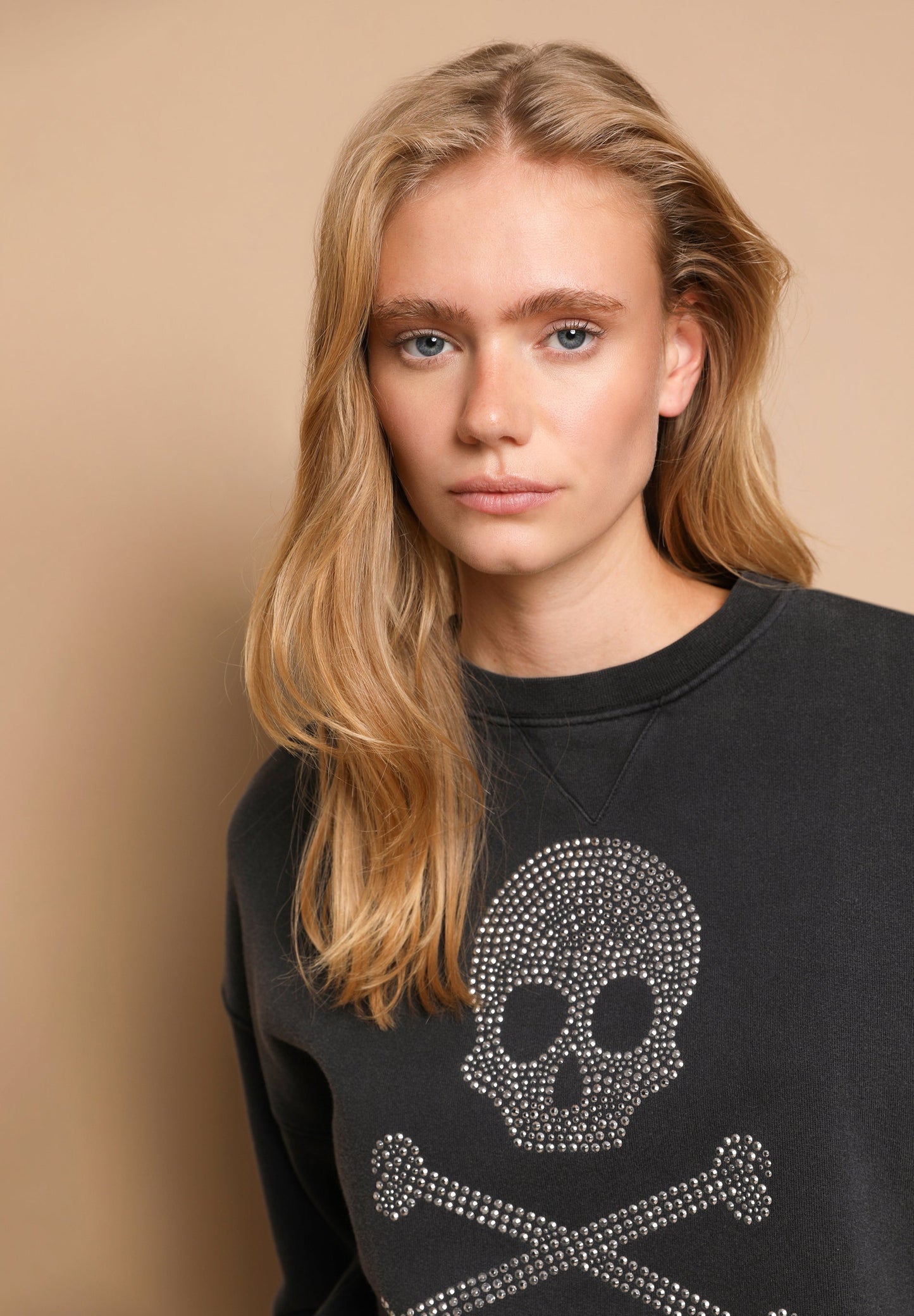 SWEATSHIRT LOGO CAVEIRA TACHAS