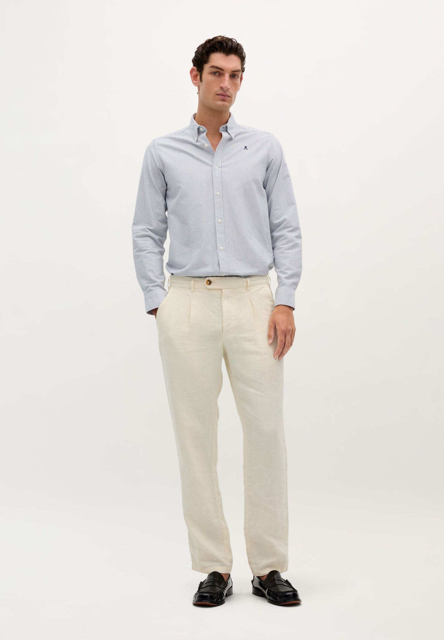 CAMISA OXFORD COM LOGÓTIPO A CONTRASTAR