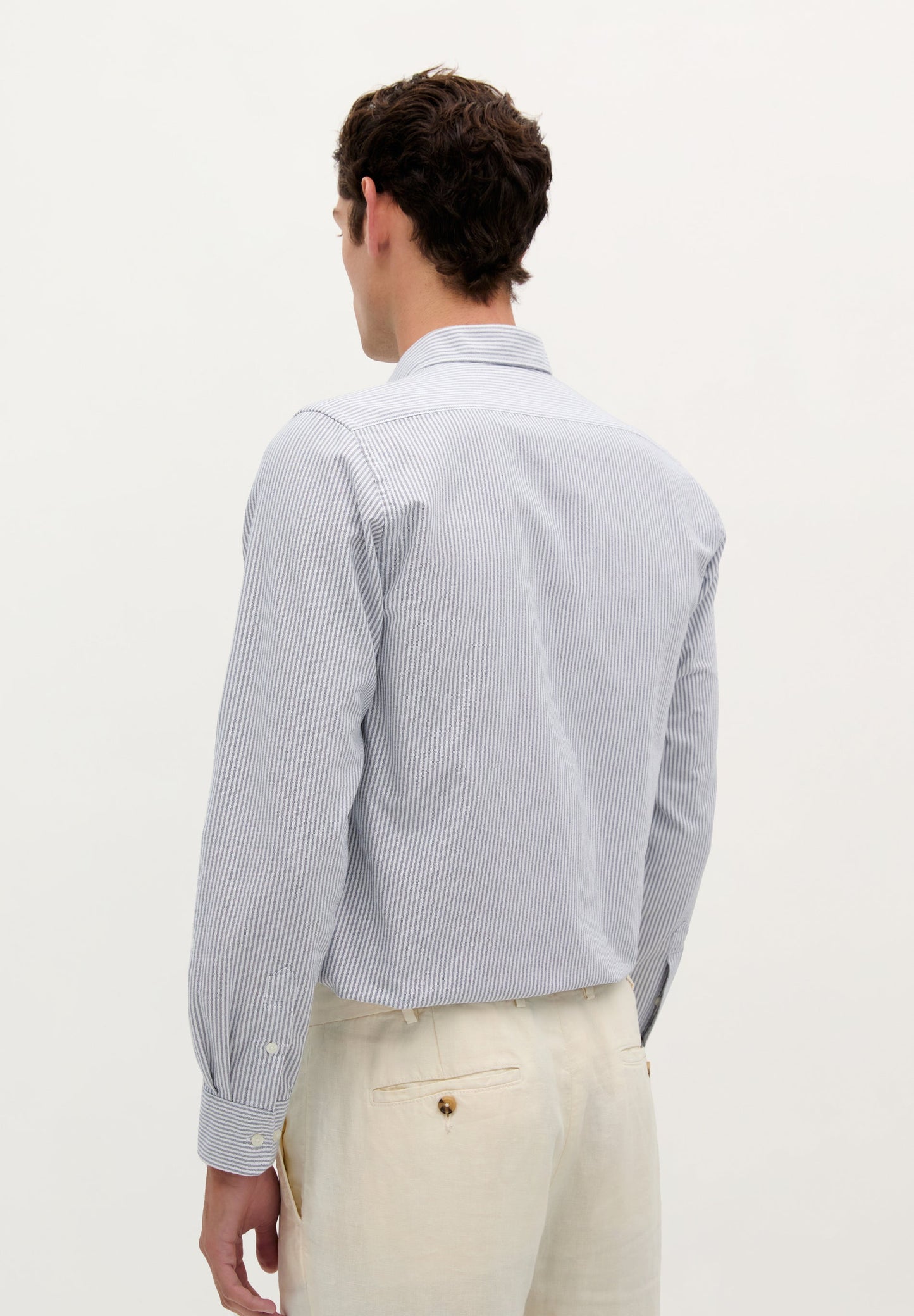 CAMISA OXFORD COM LOGÓTIPO A CONTRASTAR