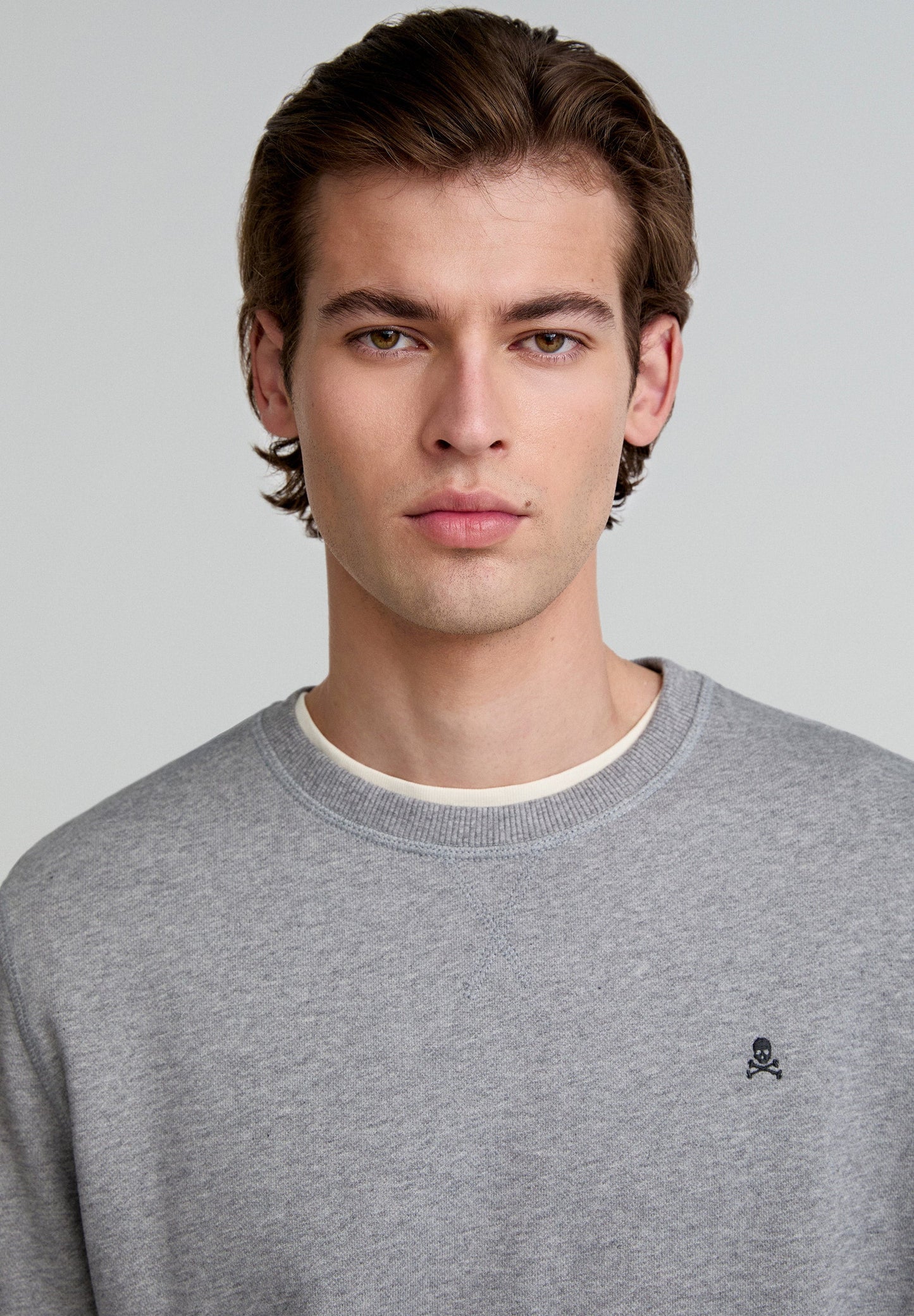 SWEATSHIRT BÁSICA COM SKULL