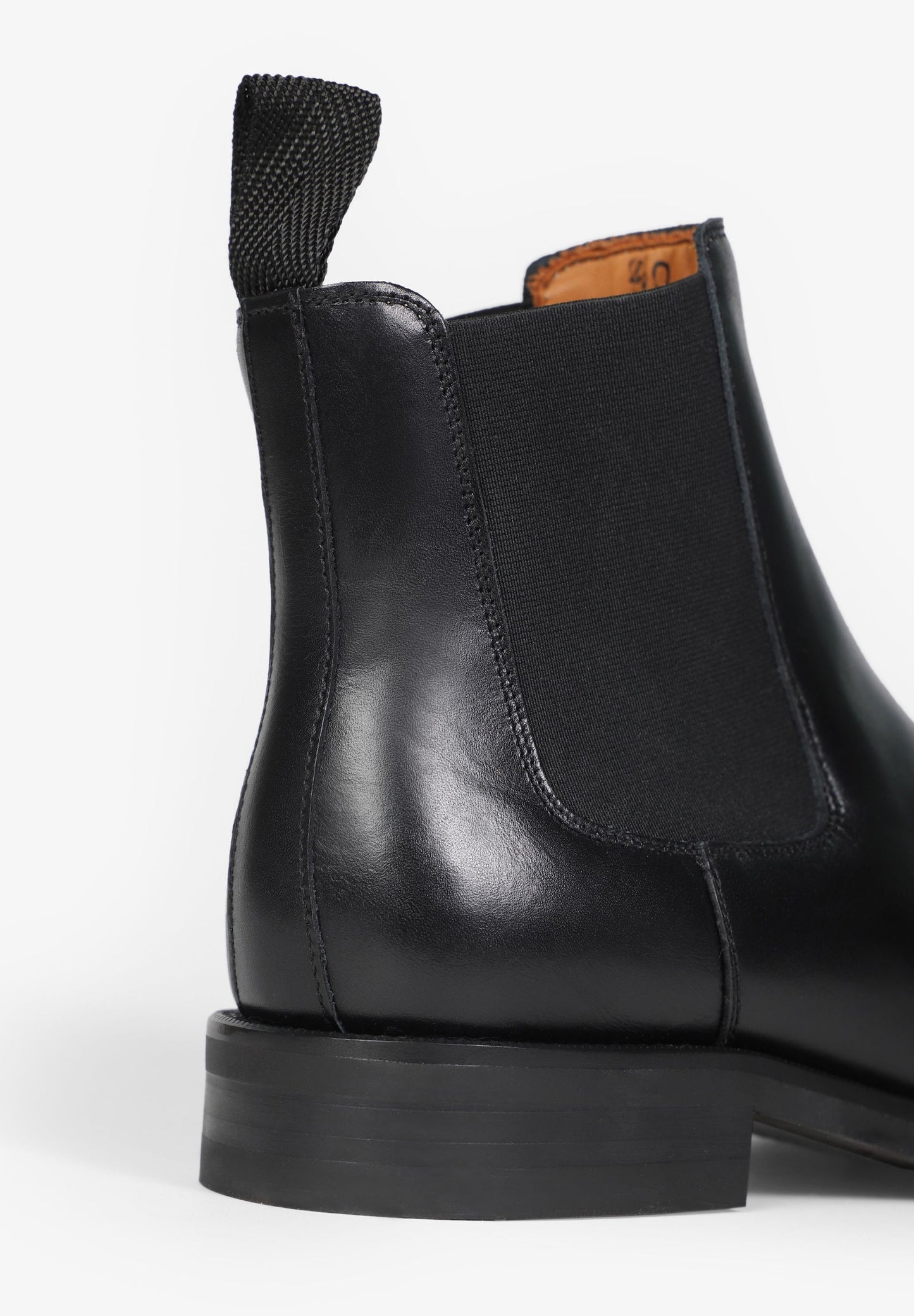 BOTAS CHELSEA EM PELE