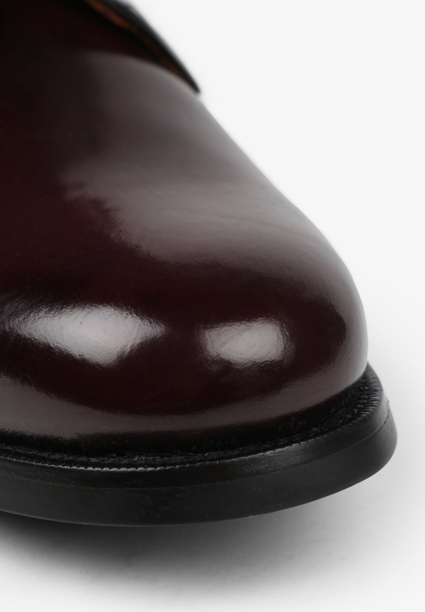 SAPATOS DE PELE COM CORDÕES