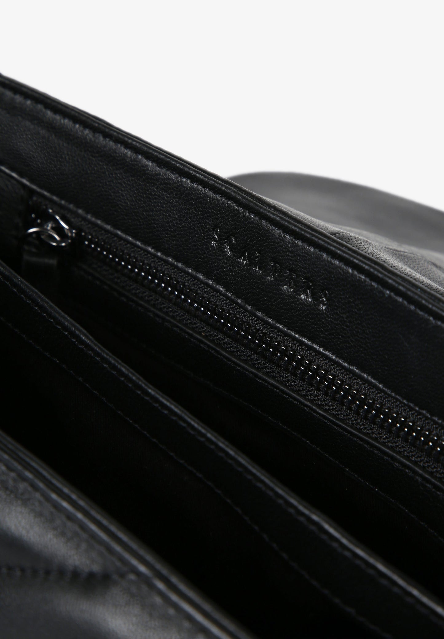 BOLSA DE PELE DE TIRACOLO ACOLCHOADA