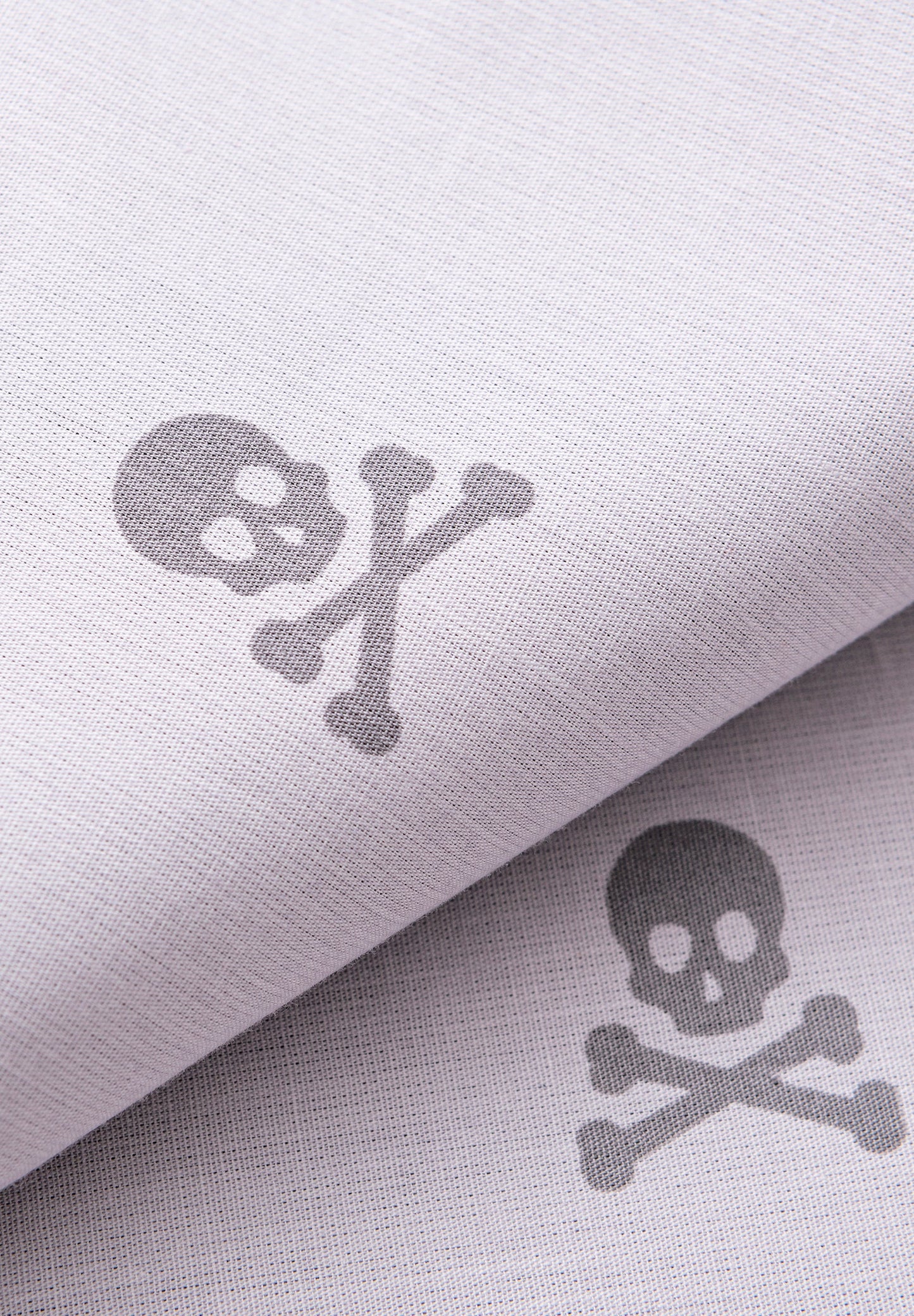 CAMA 150 CM | CONJUNTO DE CAPA DE EDREDÃO E ALMOFADAS SKULLS