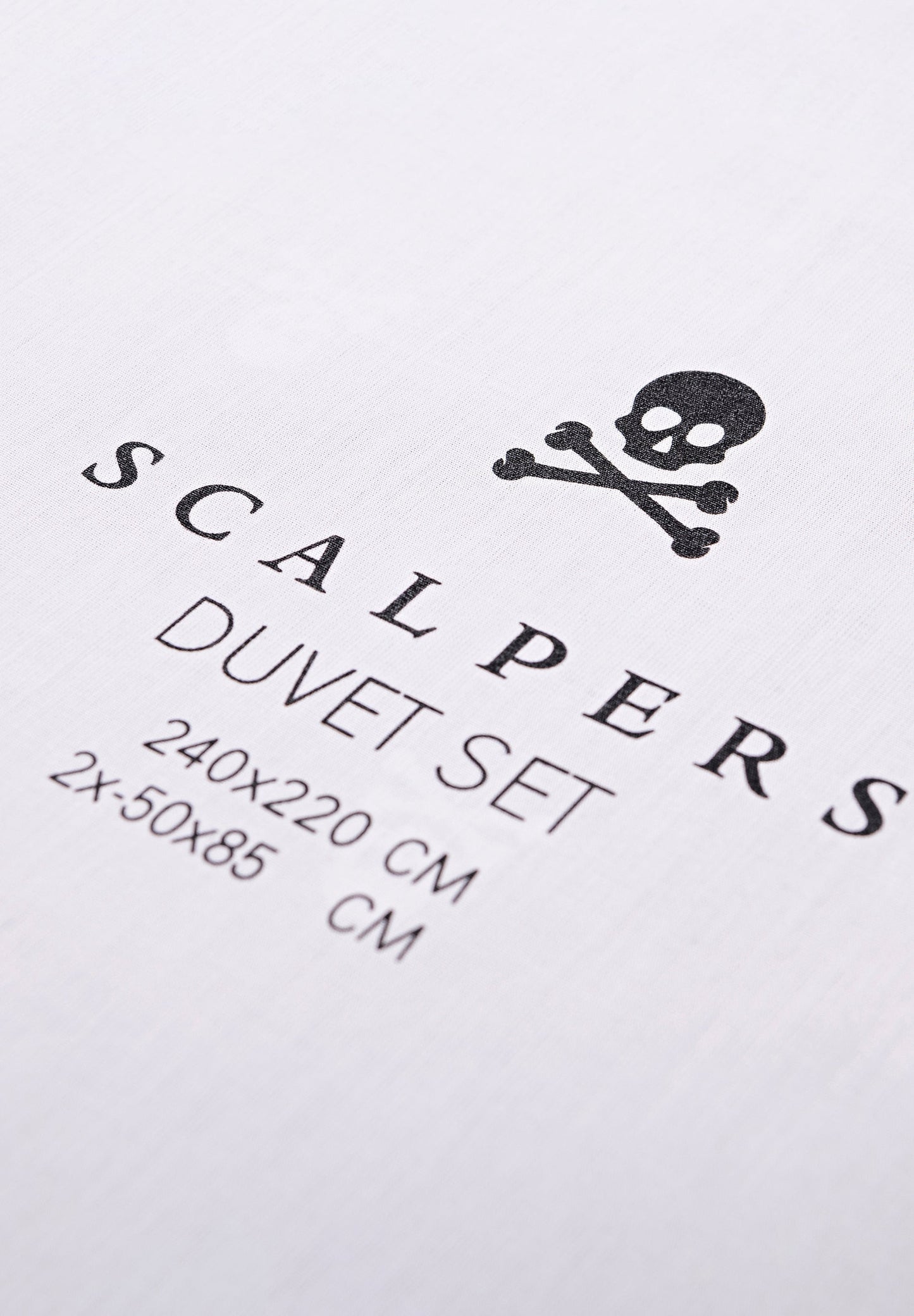 CAMA 150 CM | CONJUNTO DE CAPA DE EDREDÃO E ALMOFADAS SKULLS