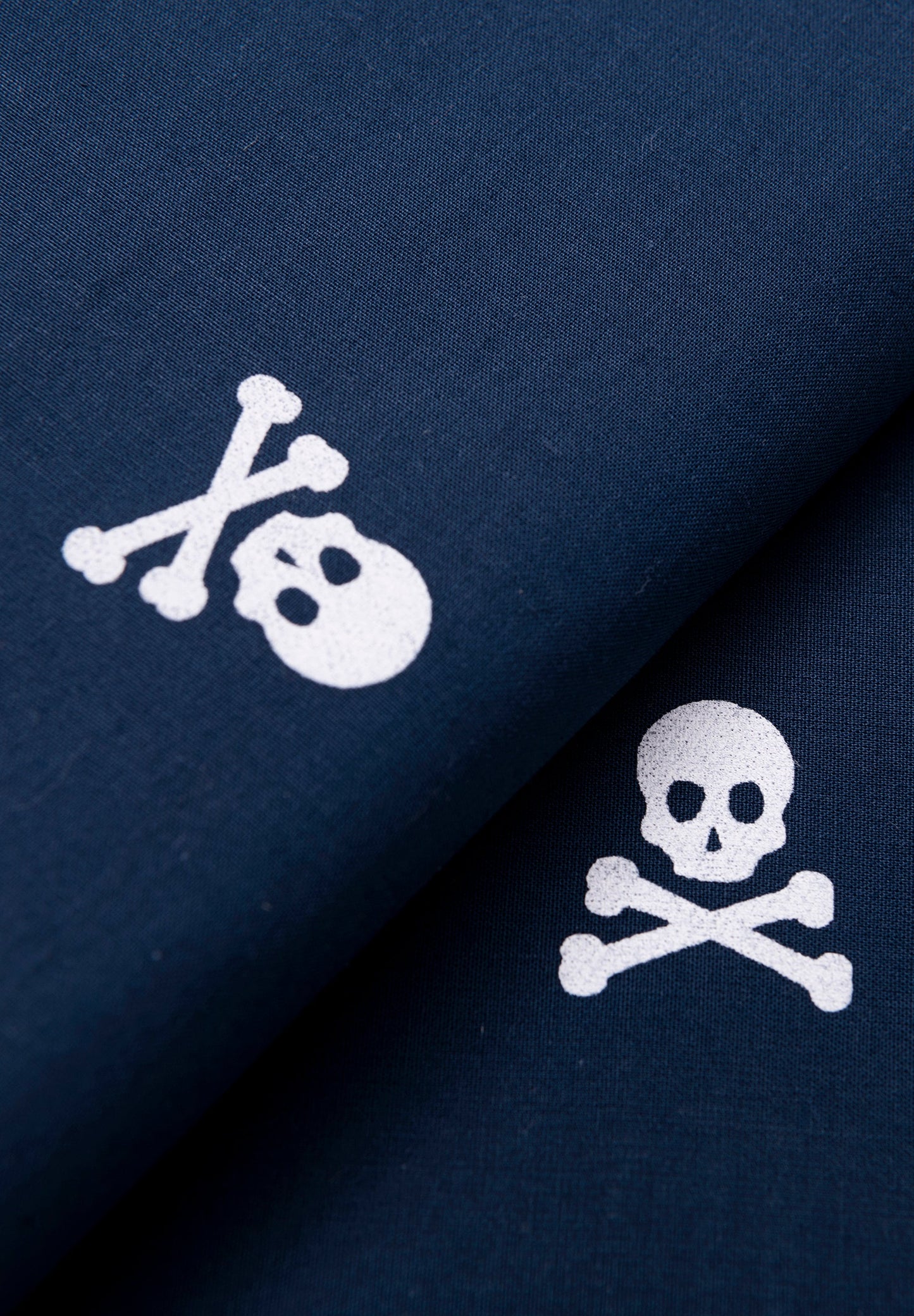 CAMA 150 CM | CONJUNTO DE CAPA DE EDREDÃO E ALMOFADAS SKULLS