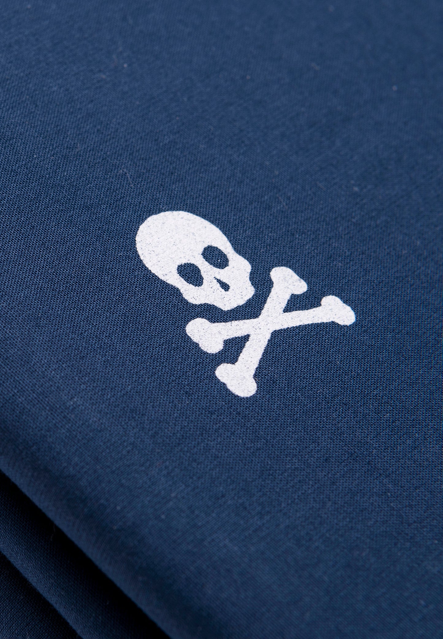 CAMA 150 CM | CONJUNTO DE CAPA DE EDREDÃO E ALMOFADAS SKULLS