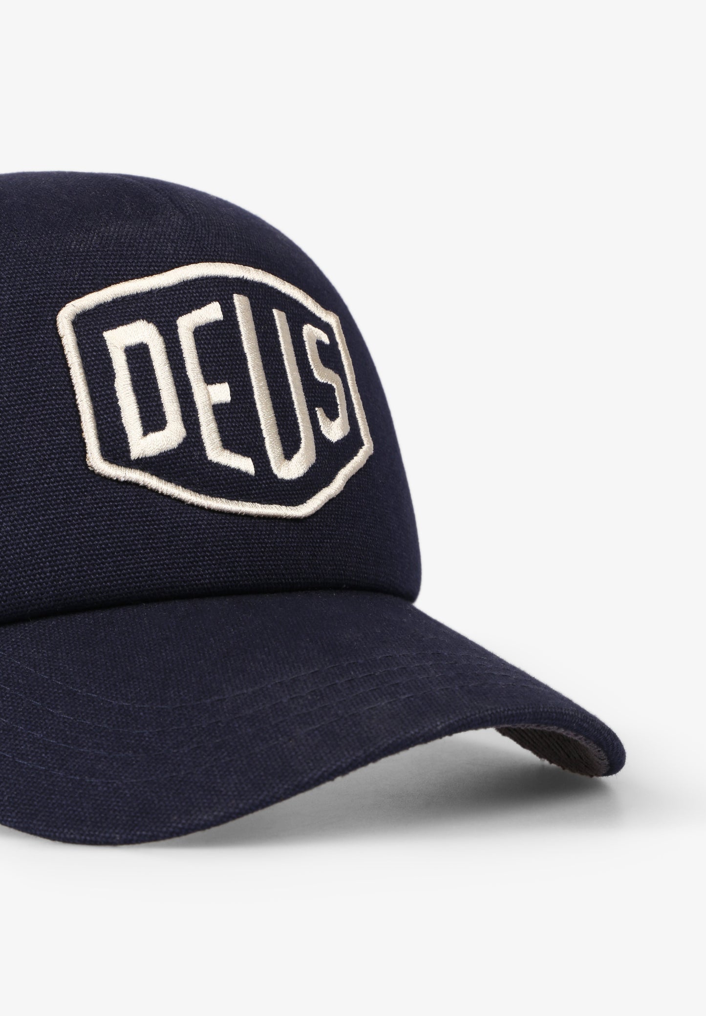DEUS EX MACHINA | BONÉ THINKER TRUCKER
