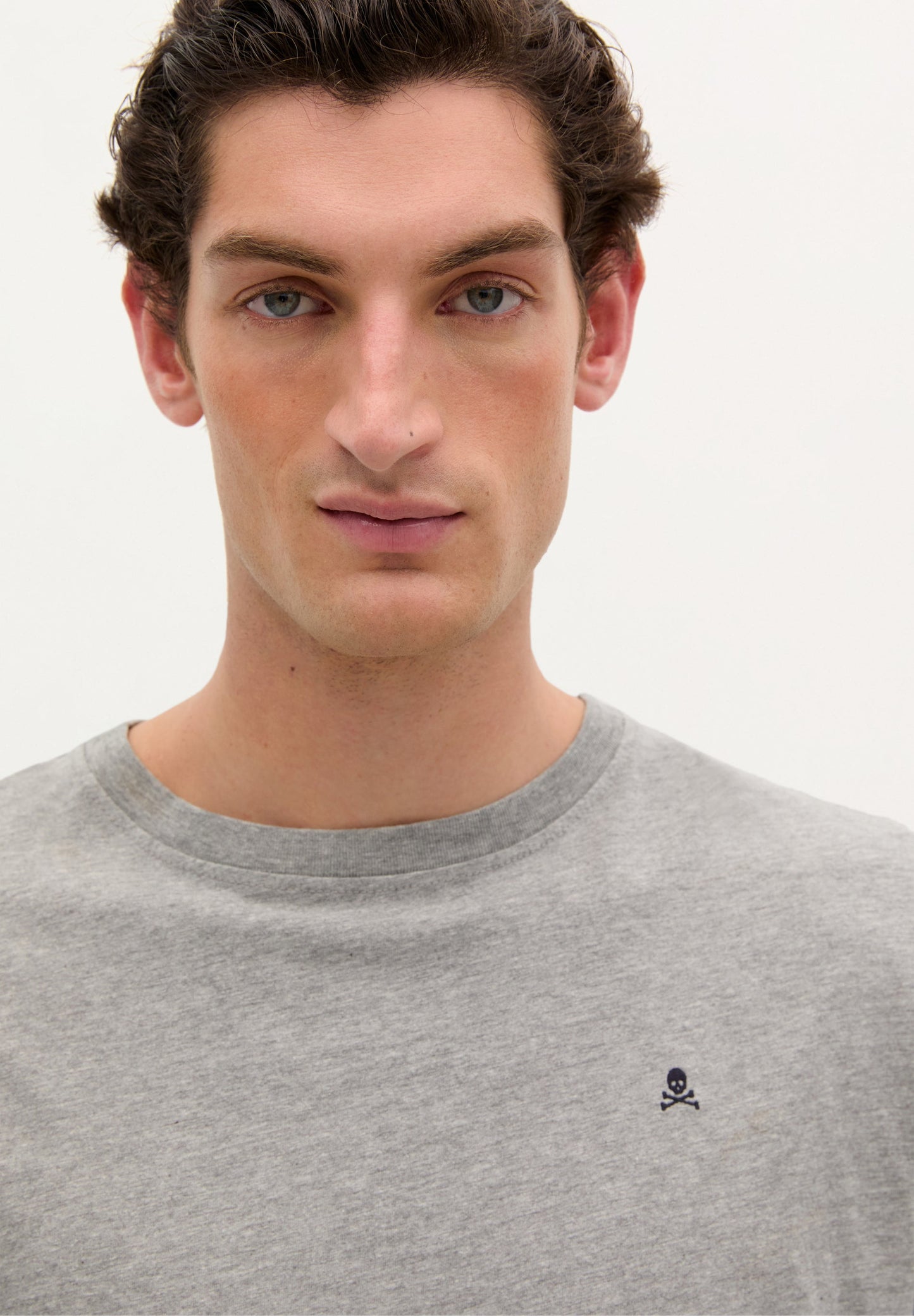T-SHIRT BÁSICA COM SKULL RELAXED FIT