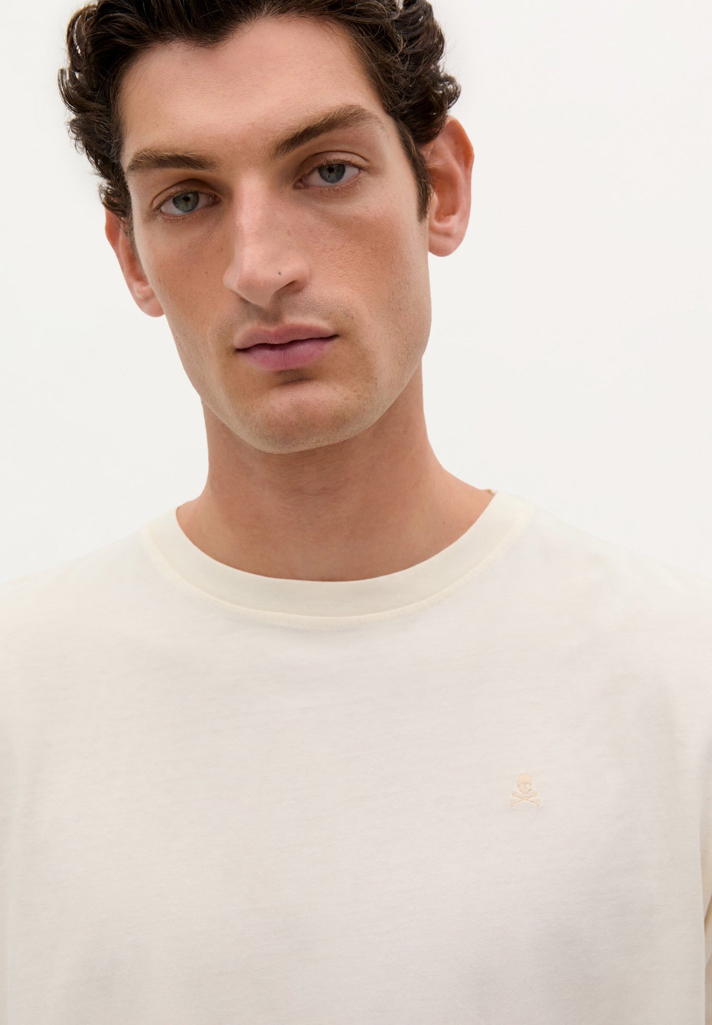 T-SHIRT BÁSICA COM SKULL RELAXED FIT