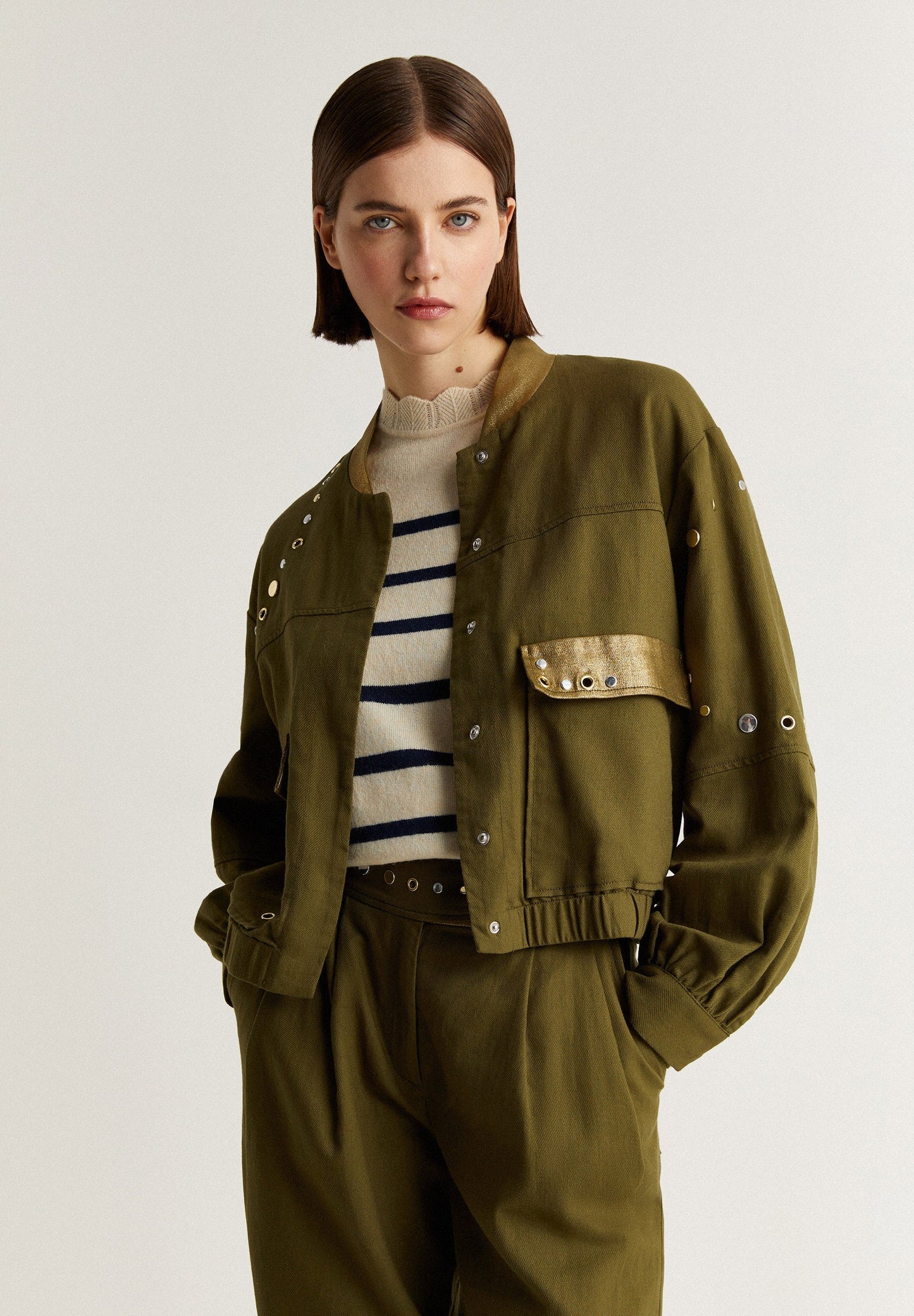 CARDIGAN BOMBER COM TACHAS