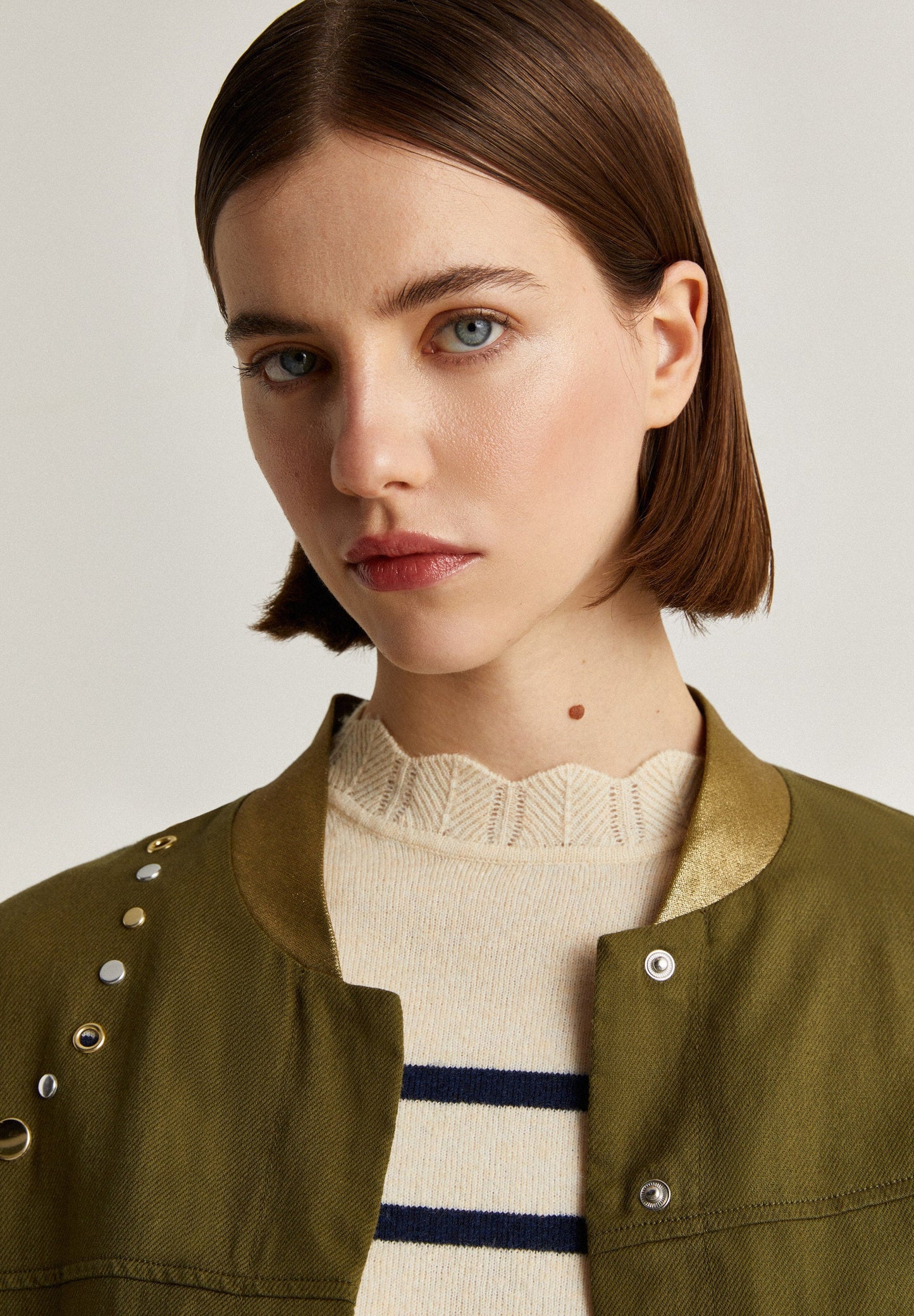 CARDIGAN BOMBER COM TACHAS