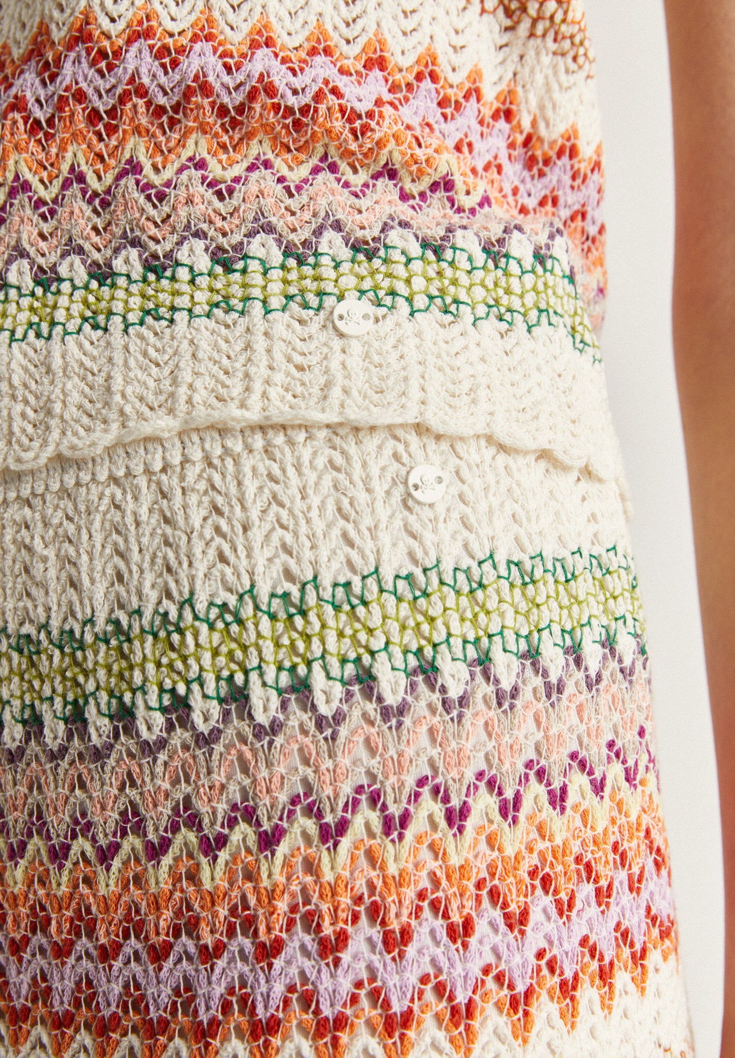 SAIA MIDI DE CROCHET ÀS RISCAS