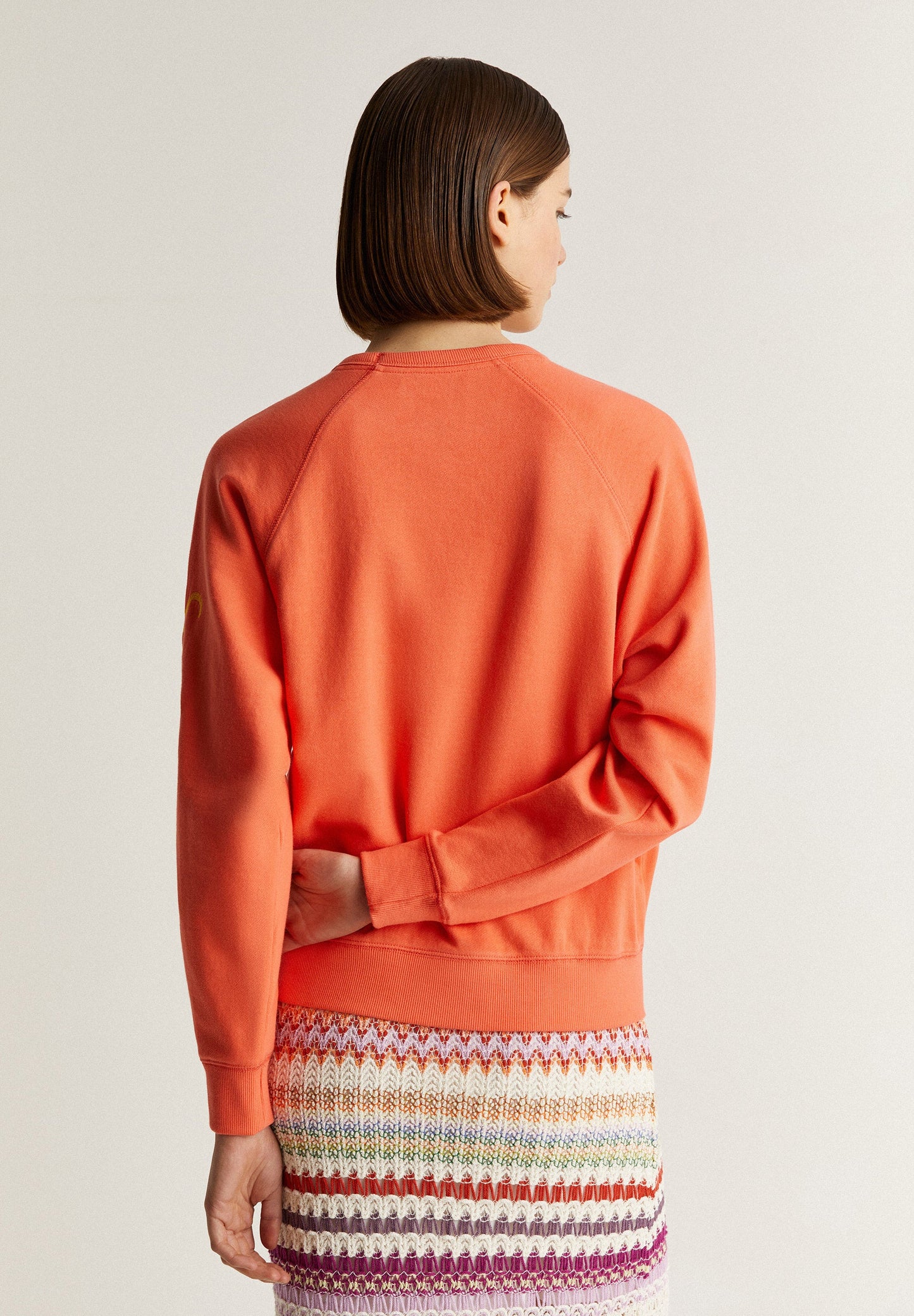 SWEATSHIRT COM LOGÓTIPO NA MANGA