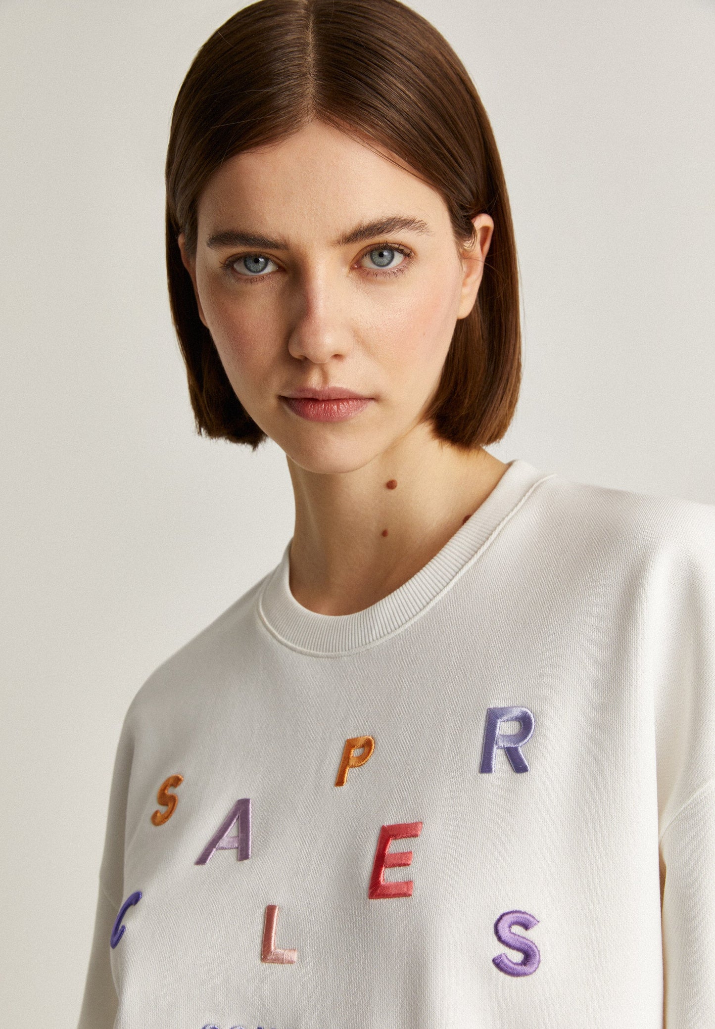 SWEATSHIRT LOGÓTIPO BORDADO