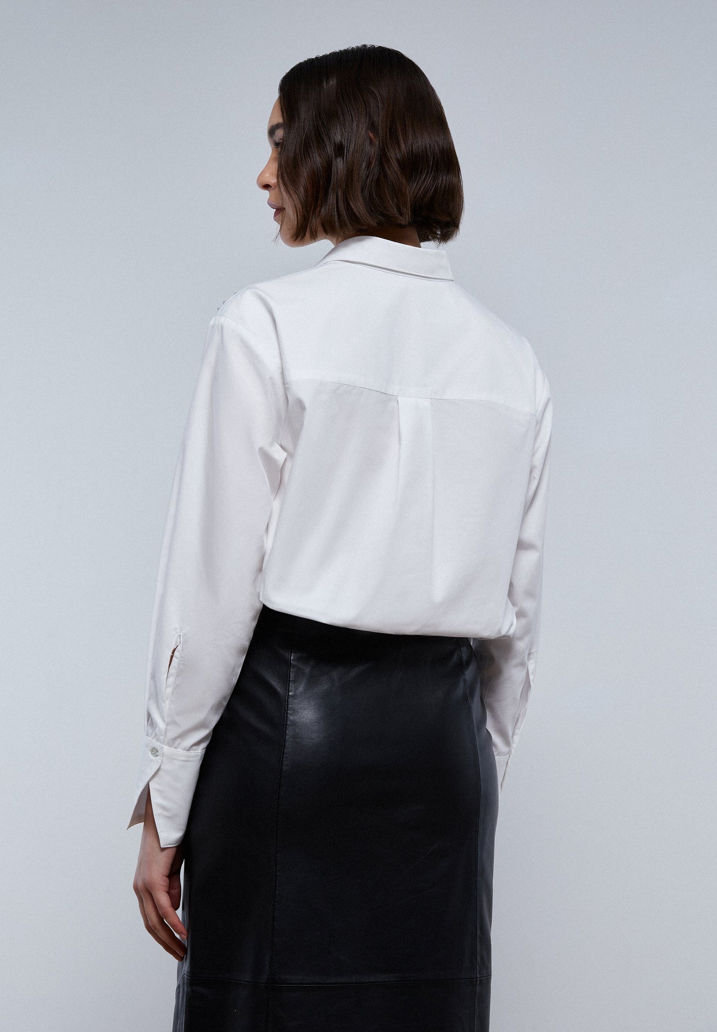 CAMISA COM PORMENOR DE STRASS
