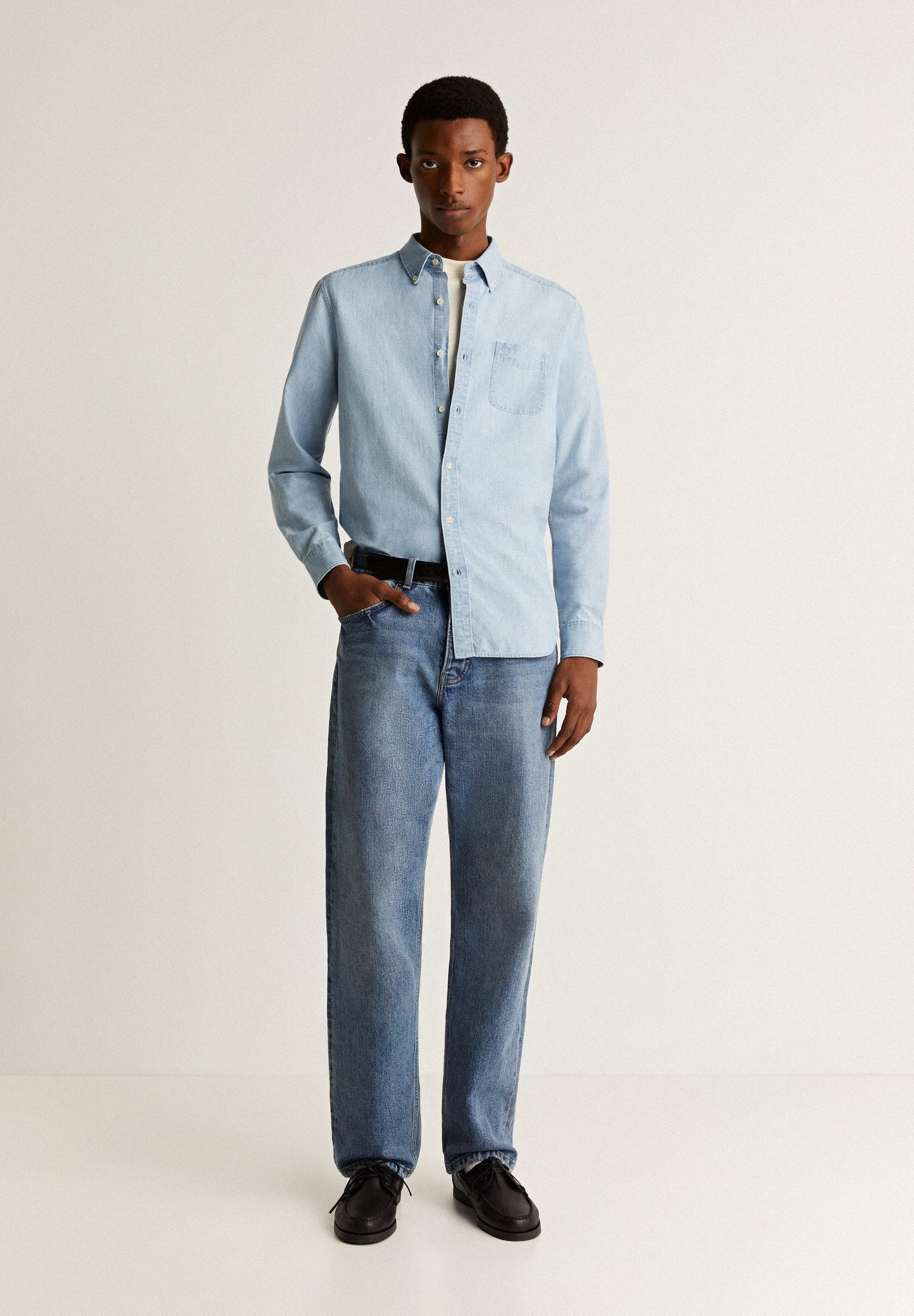 CAMISA DENIM COM BOLSO