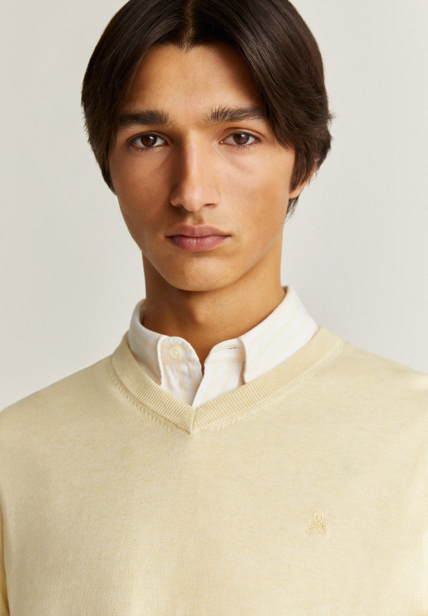 CAMISOLA SKULL COM DECOTE EM V