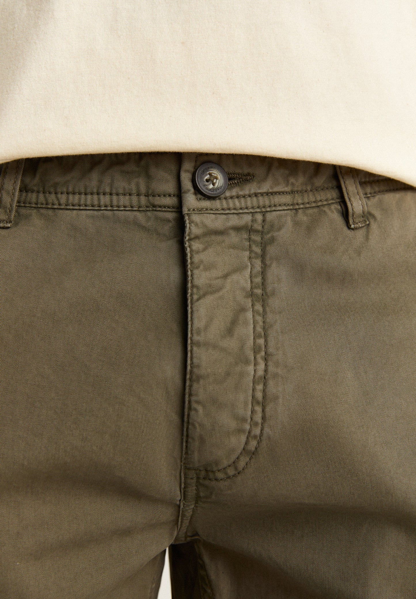 OUTFITTER SHORTS