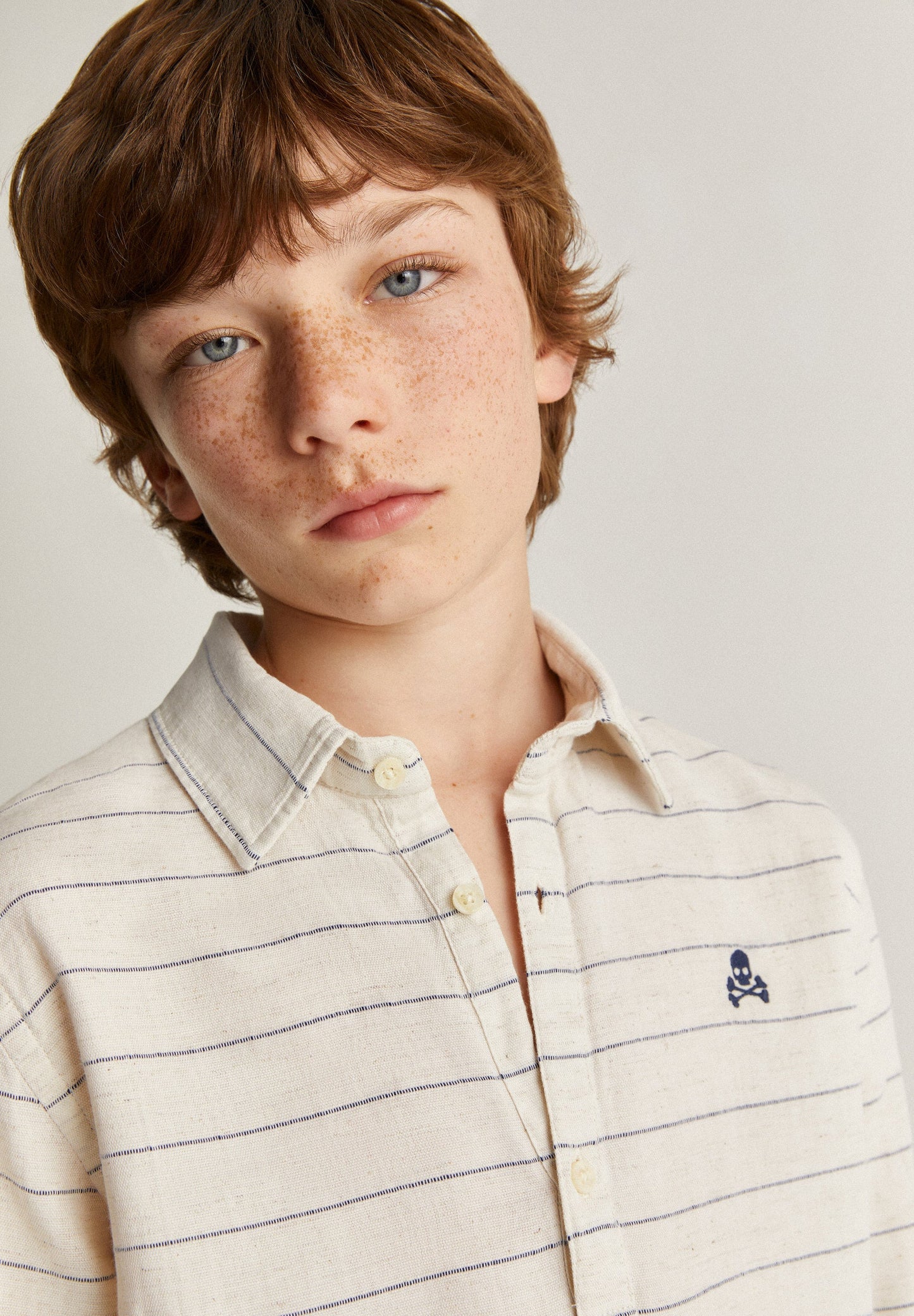 CAMISA POLO ÀS RISCAS FINAS