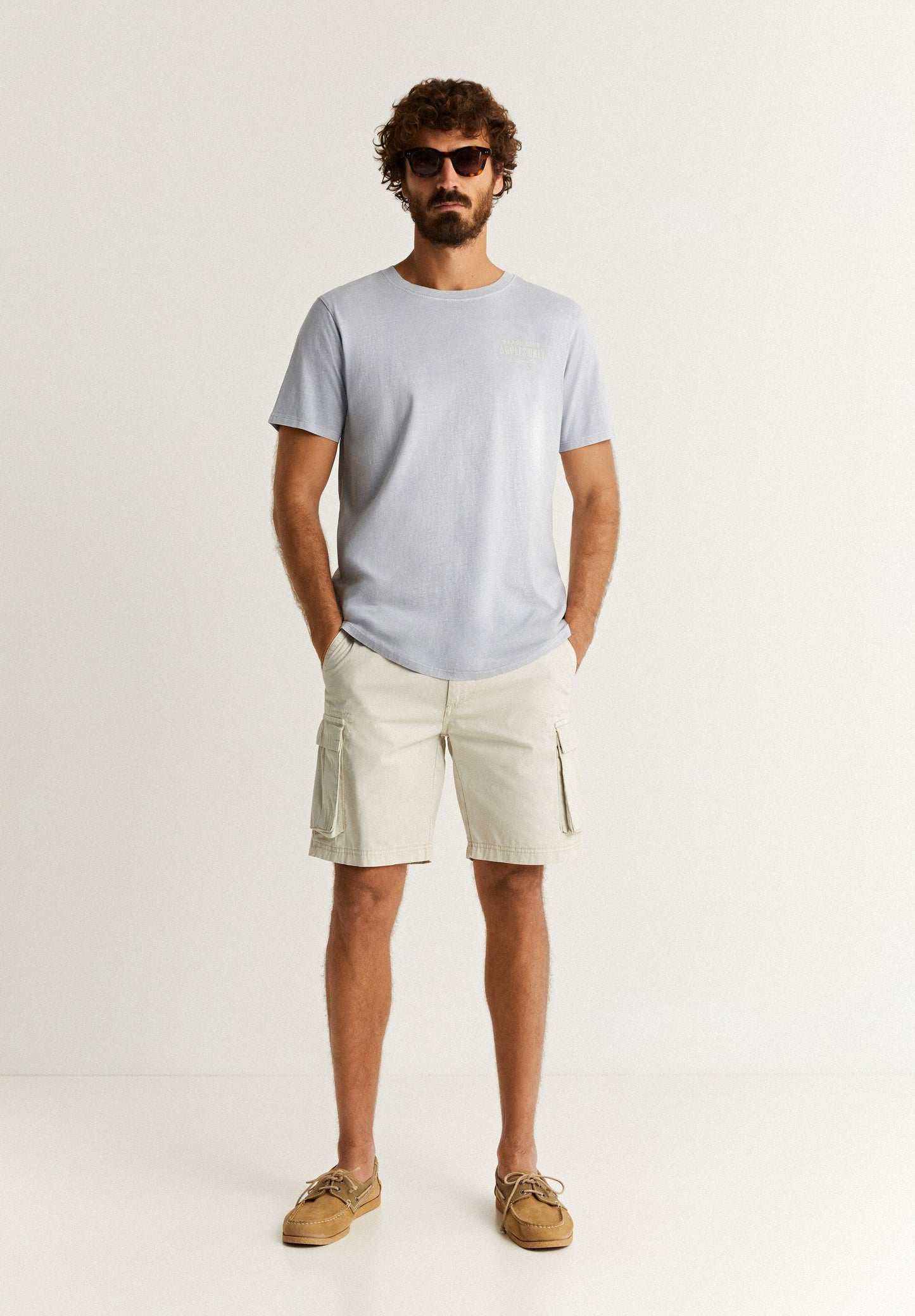 T-SHIRT DESBOTADA COM PADRÃO