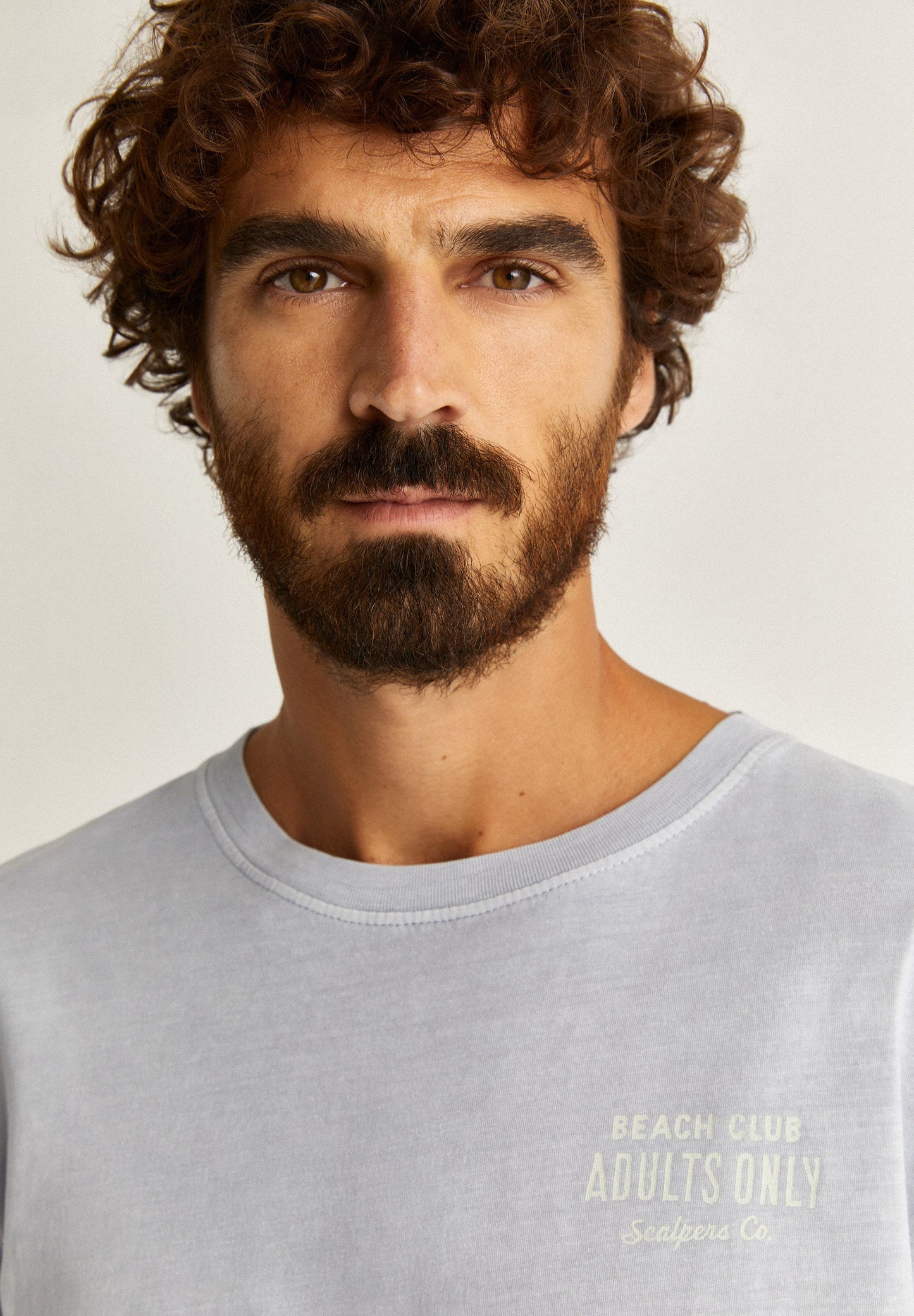 T-SHIRT DESBOTADA COM PADRÃO