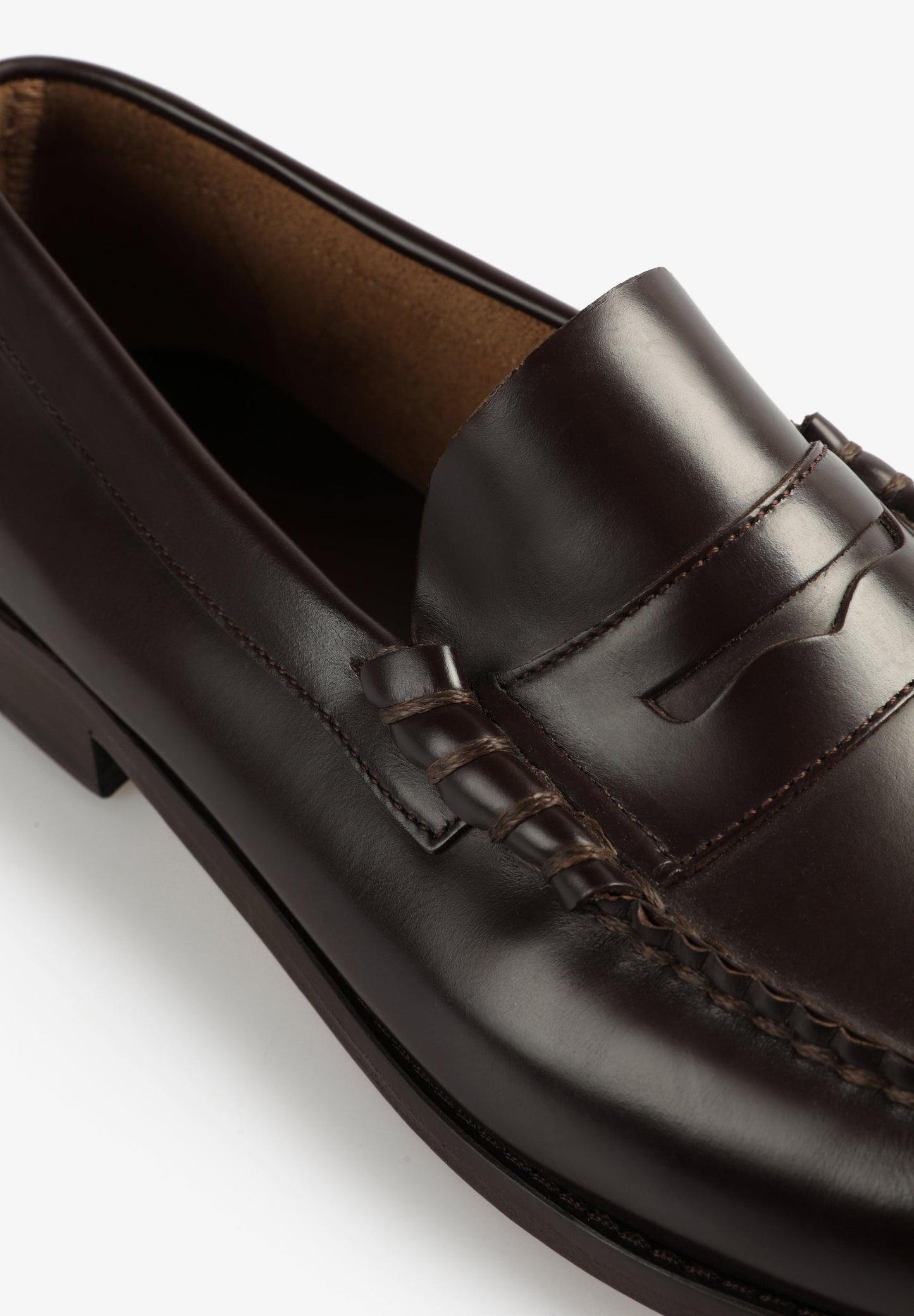 MOCASSINS EM PELE