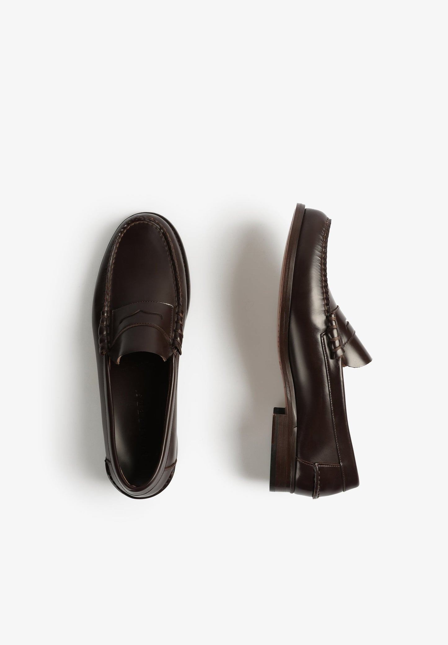 MOCASSINS EM PELE