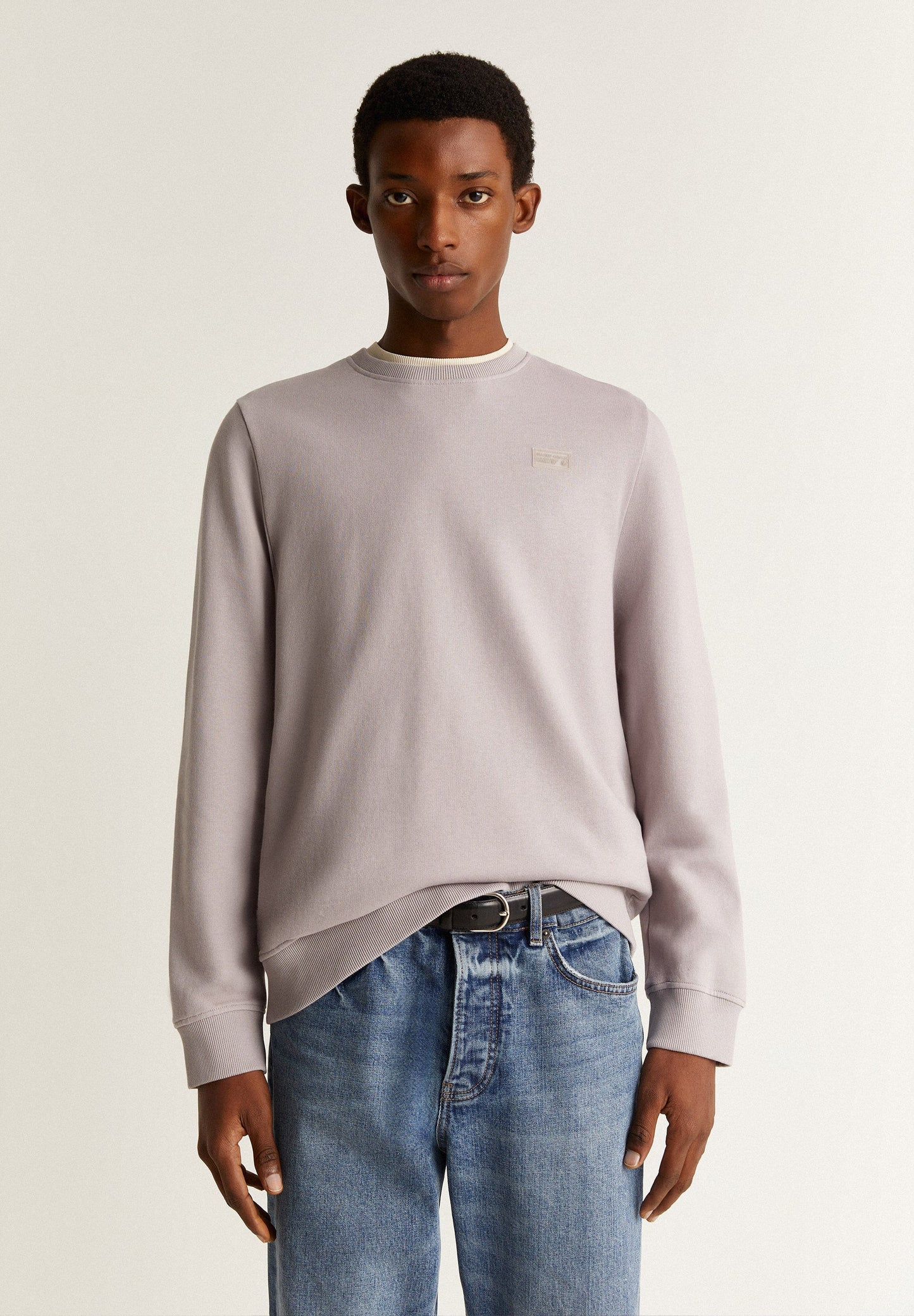 SWEATSHIRT PORMENOR REMENDO NO PEITO