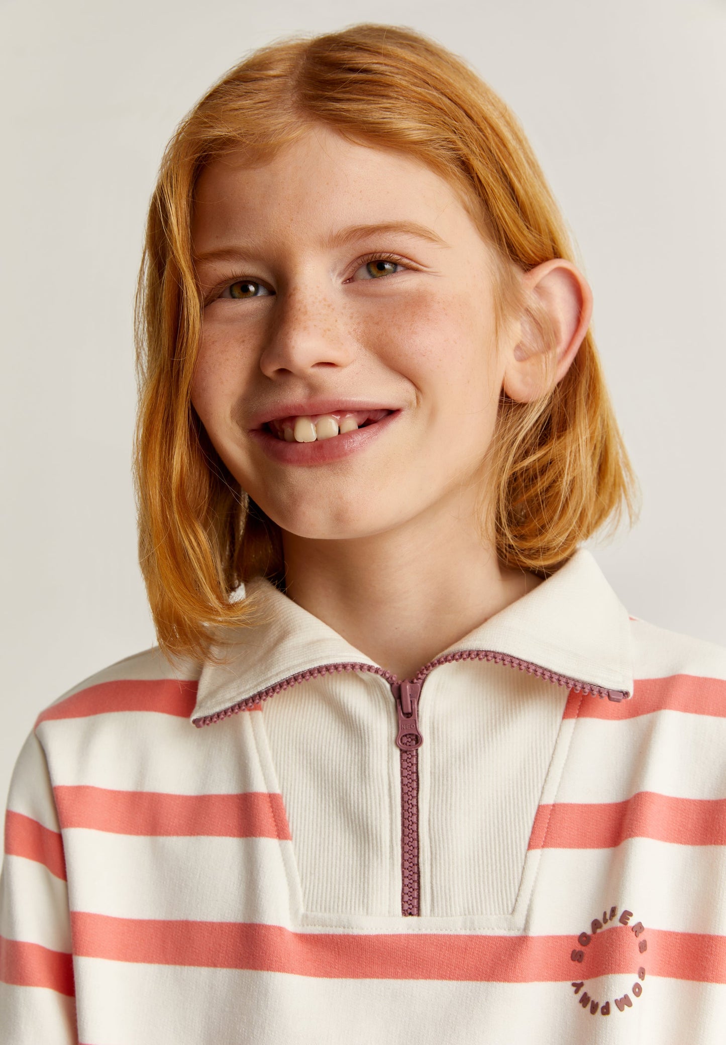SWEATSHIRT RISCAS PORMENOR ZIP