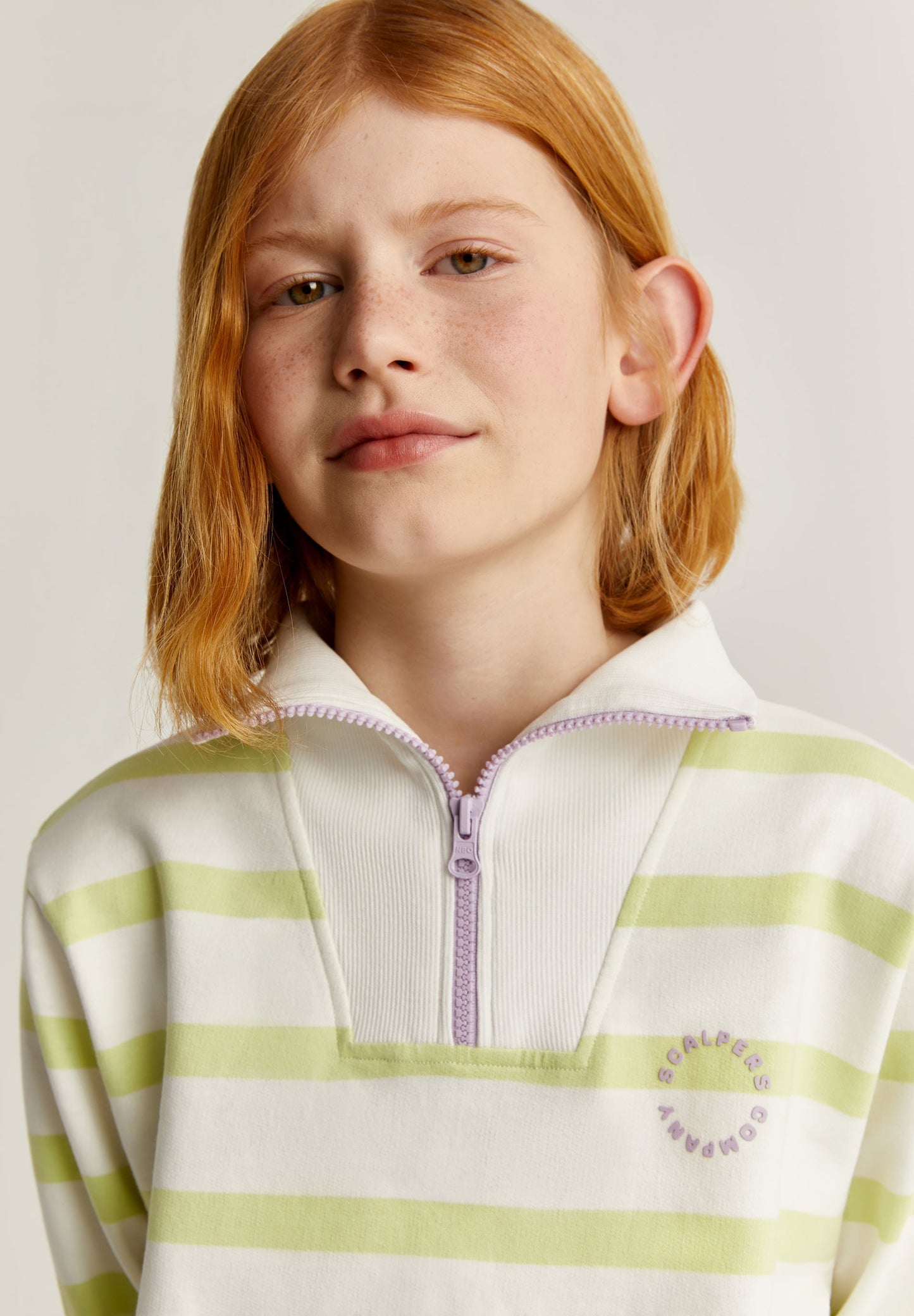 SWEATSHIRT RISCAS PORMENOR ZIP