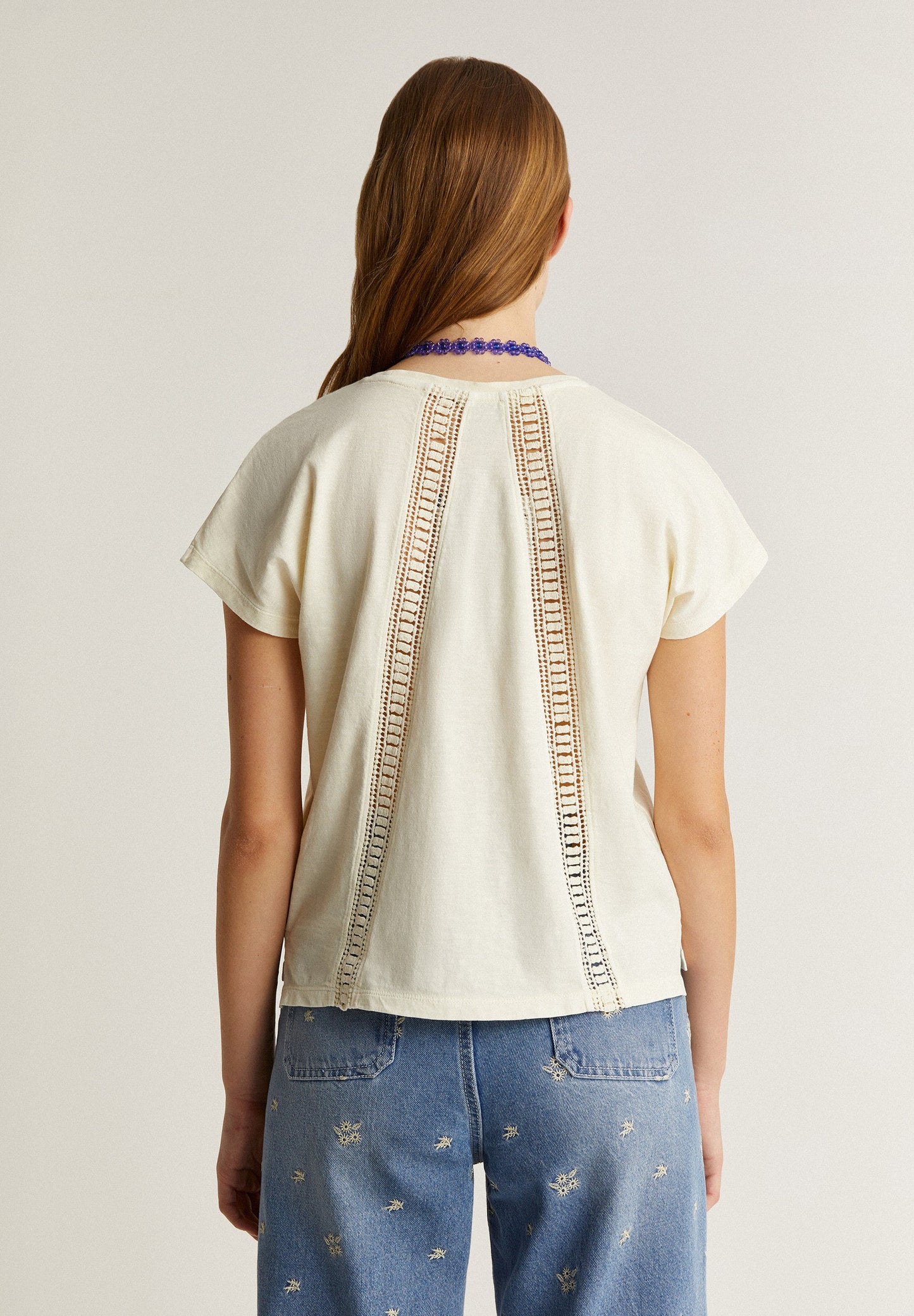 T-SHIRT FLAMÉ PORMENOR ATRÁS DE RENDA