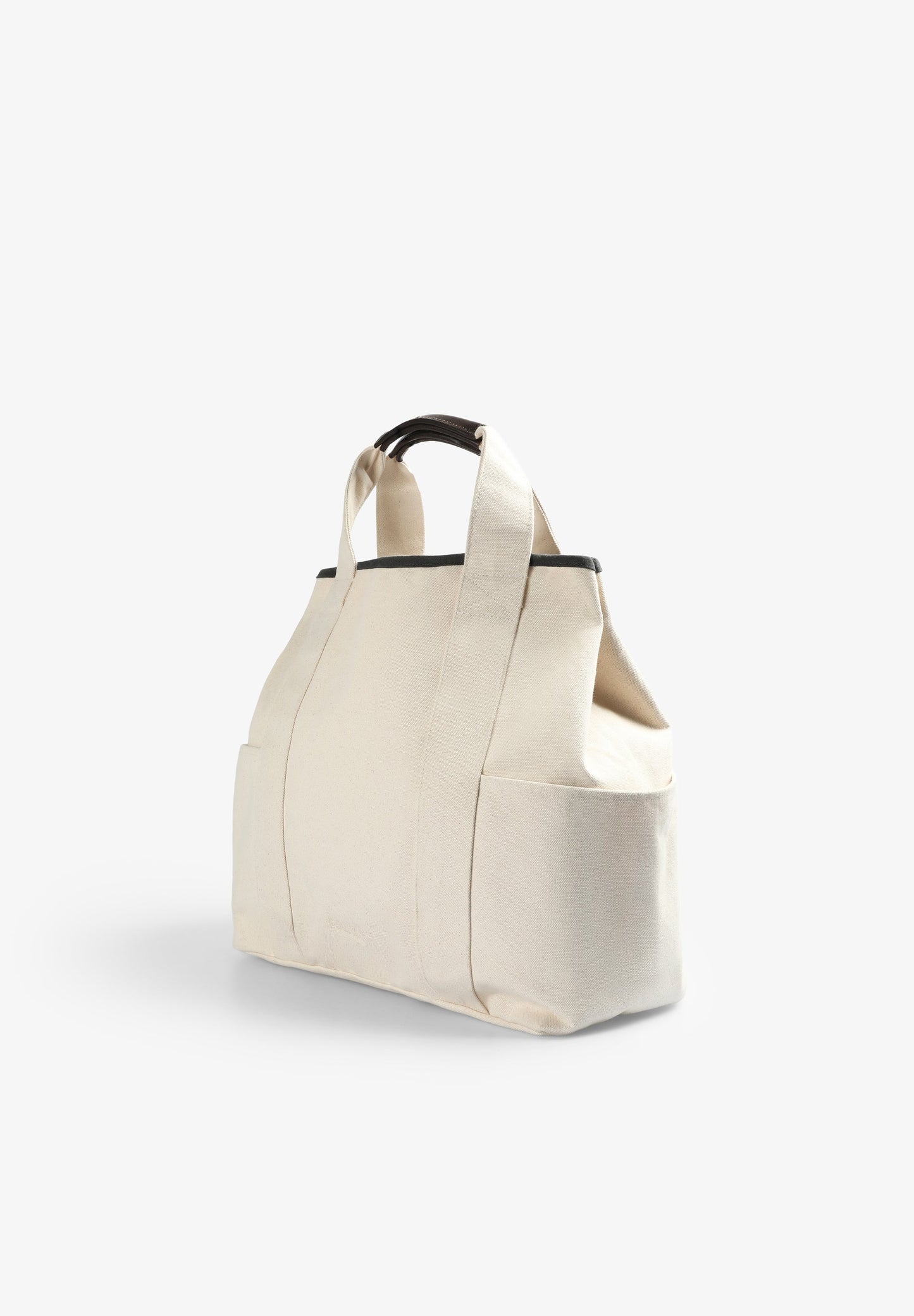 BOLSA COM PORMENORES EM PELE