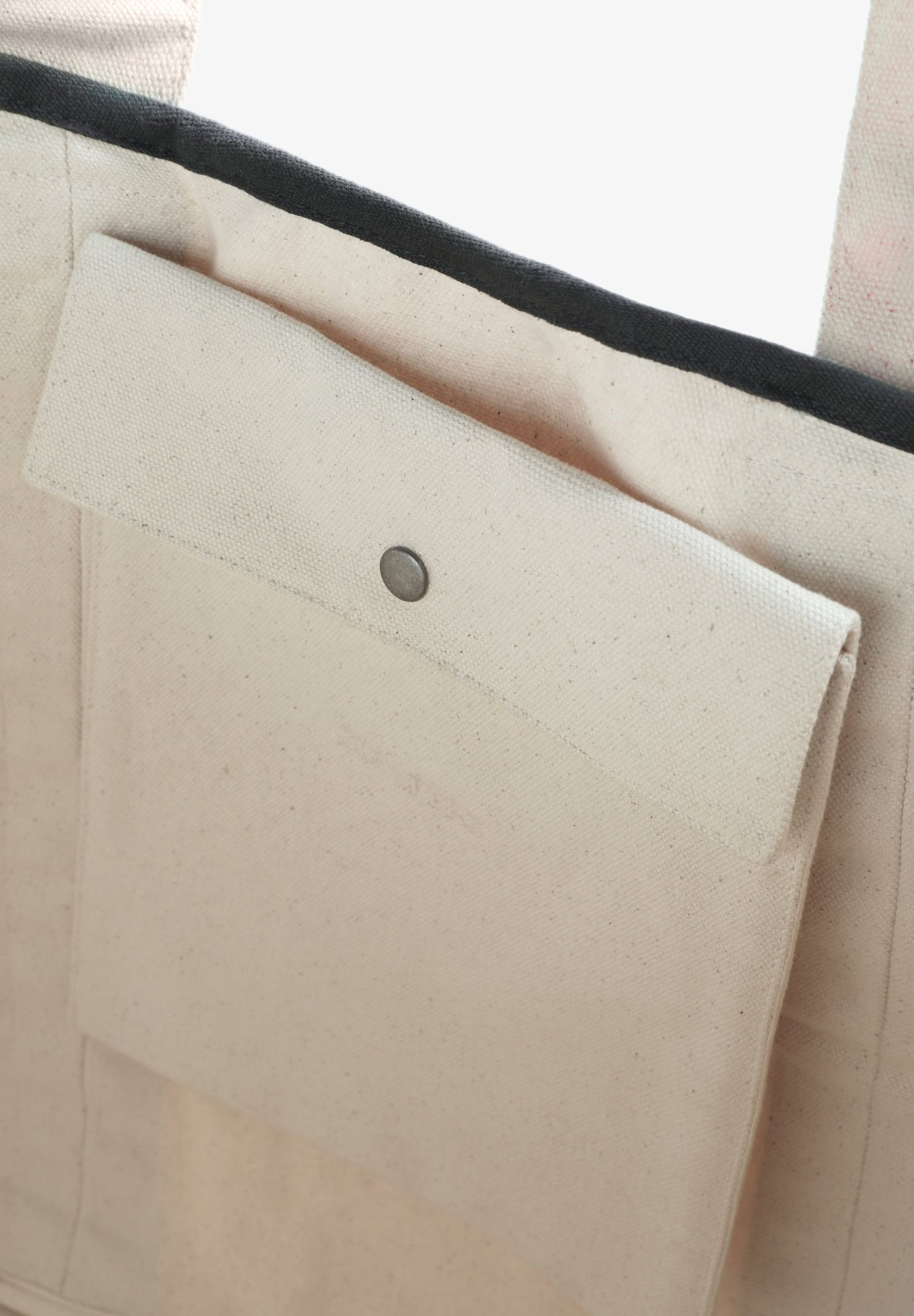 BOLSA COM PORMENORES EM PELE