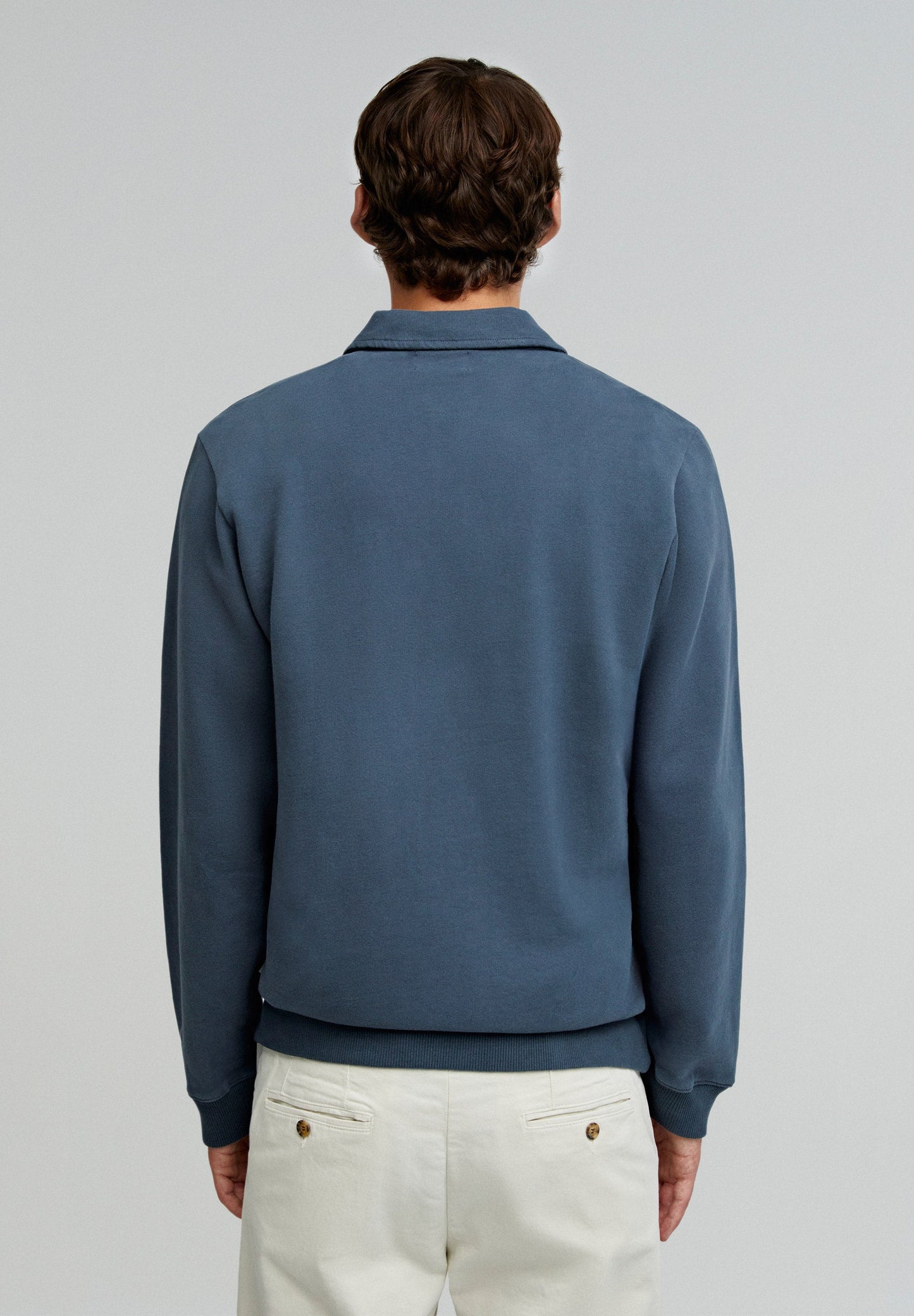 SWEATSHIRT COM GOLA DE BOTÕES