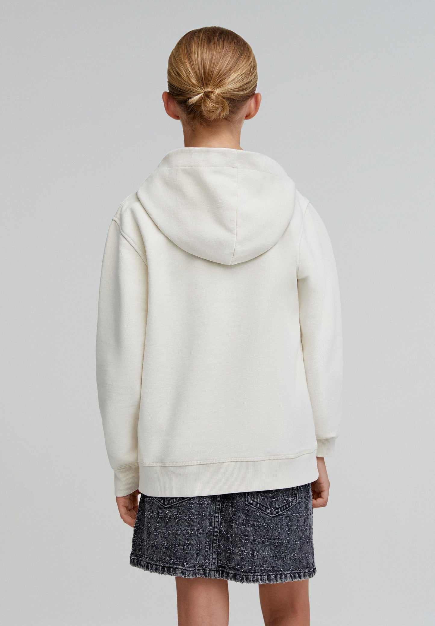 SWEATSHIRT COM SKULL EM RELEVO À FRENTE