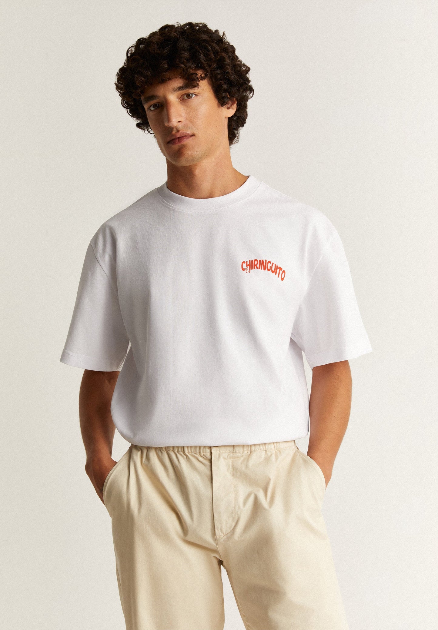T-SHIRT COM ESTAMPADO FRONTAL LE CHIRINGUITO