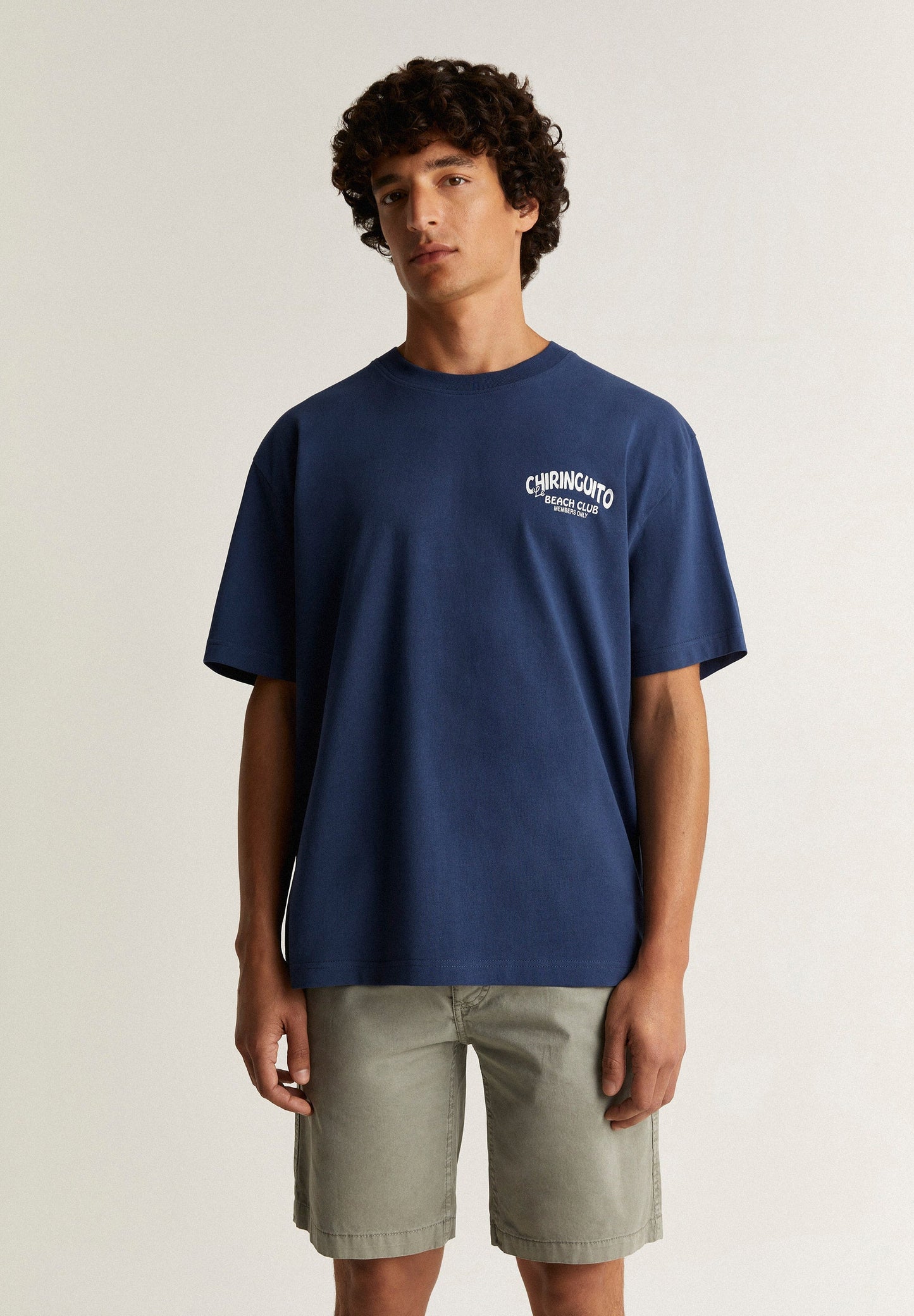 T-SHIRT COM ESTAMPADO NAS COSTAS LE CHIRINGUITO