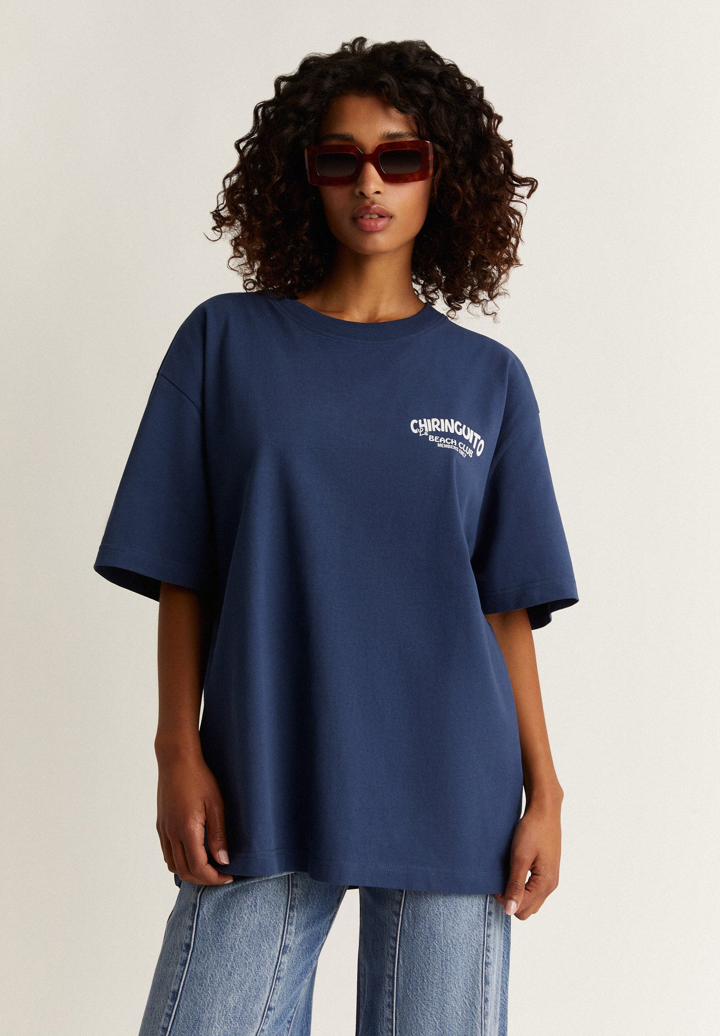 T-SHIRT COM ESTAMPADO NAS COSTAS LE CHIRINGUITO