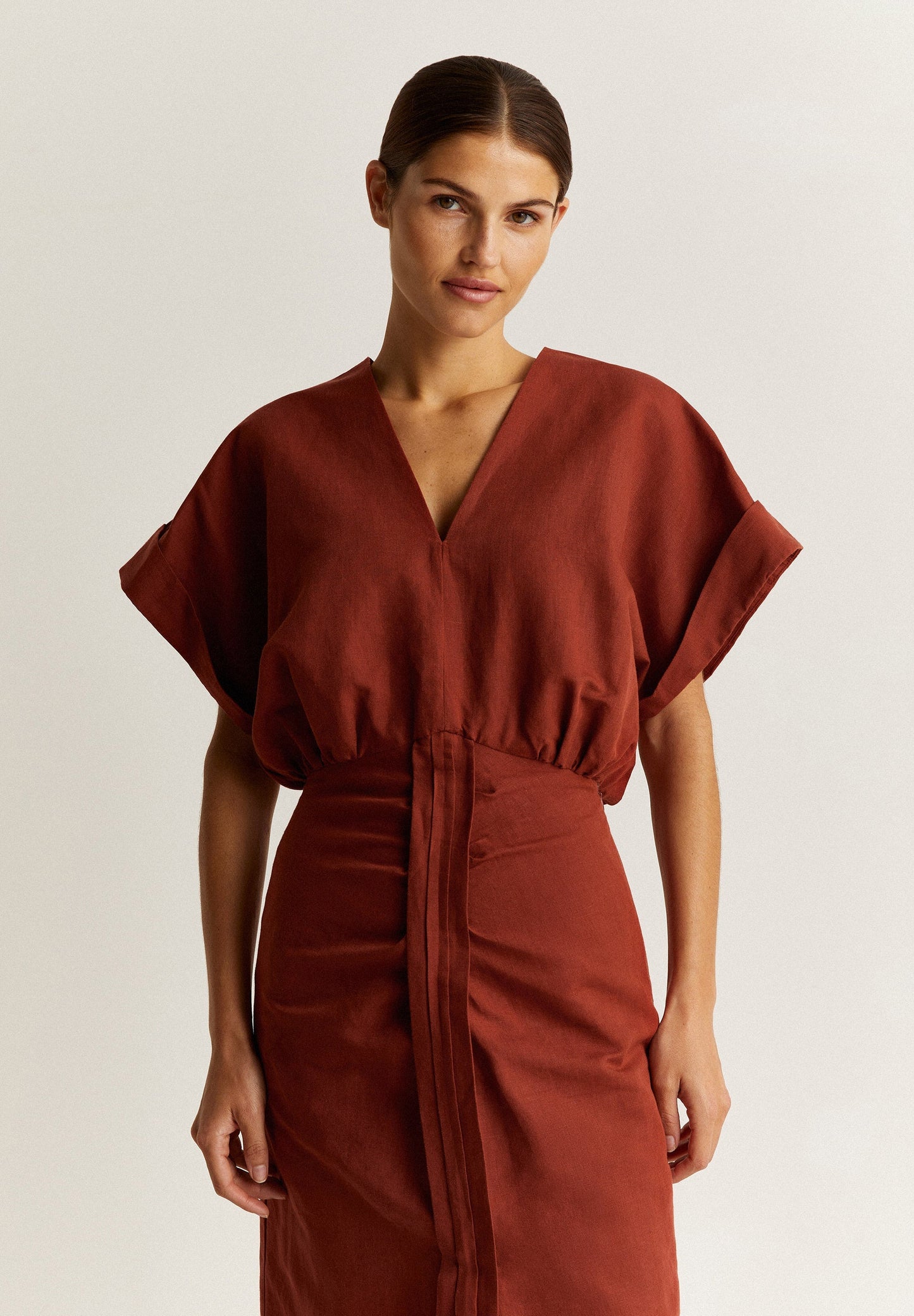 VESTIDO DE LINHO COM FRANZIDOS