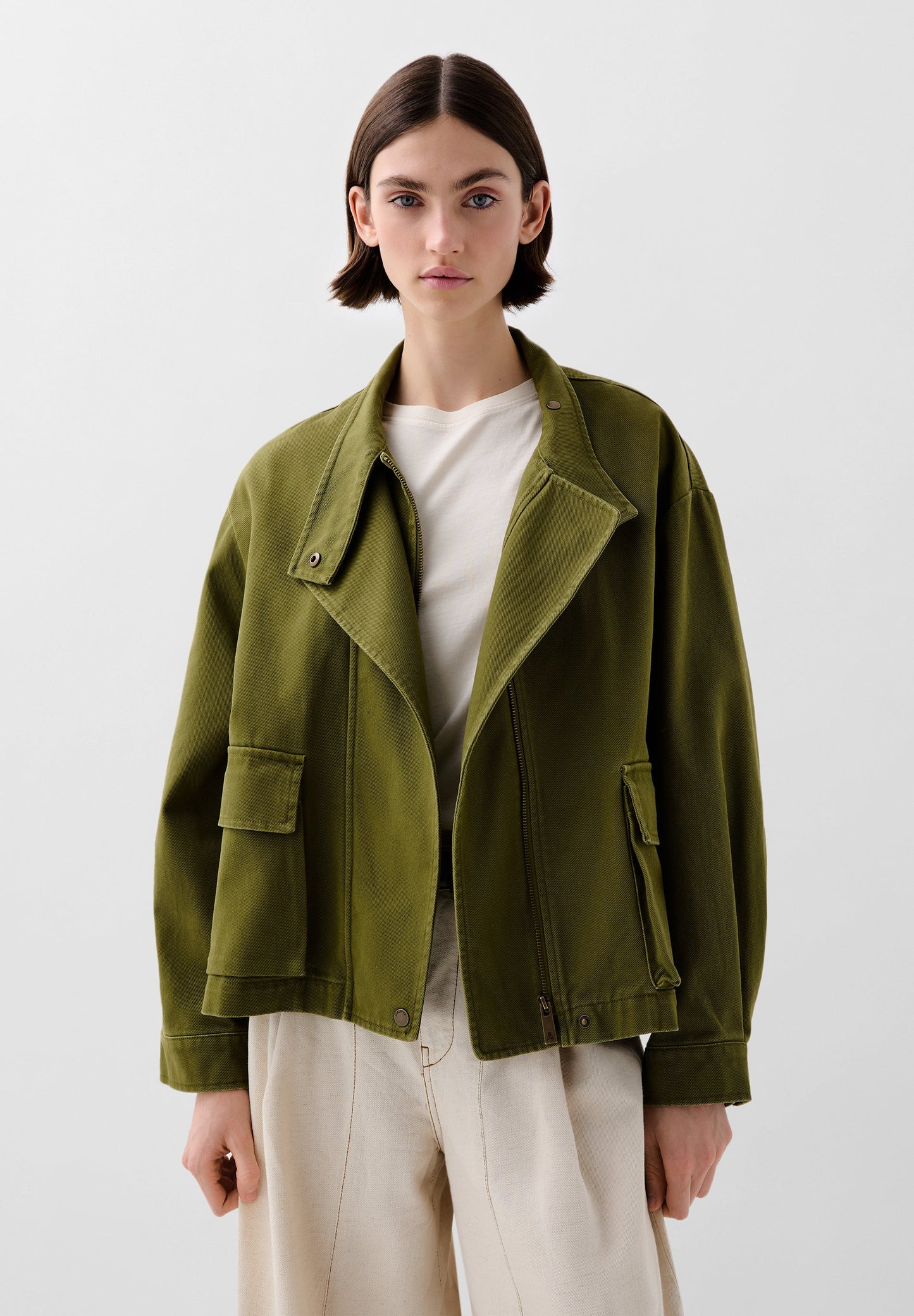 PARKA LEVE COM BOLSOS