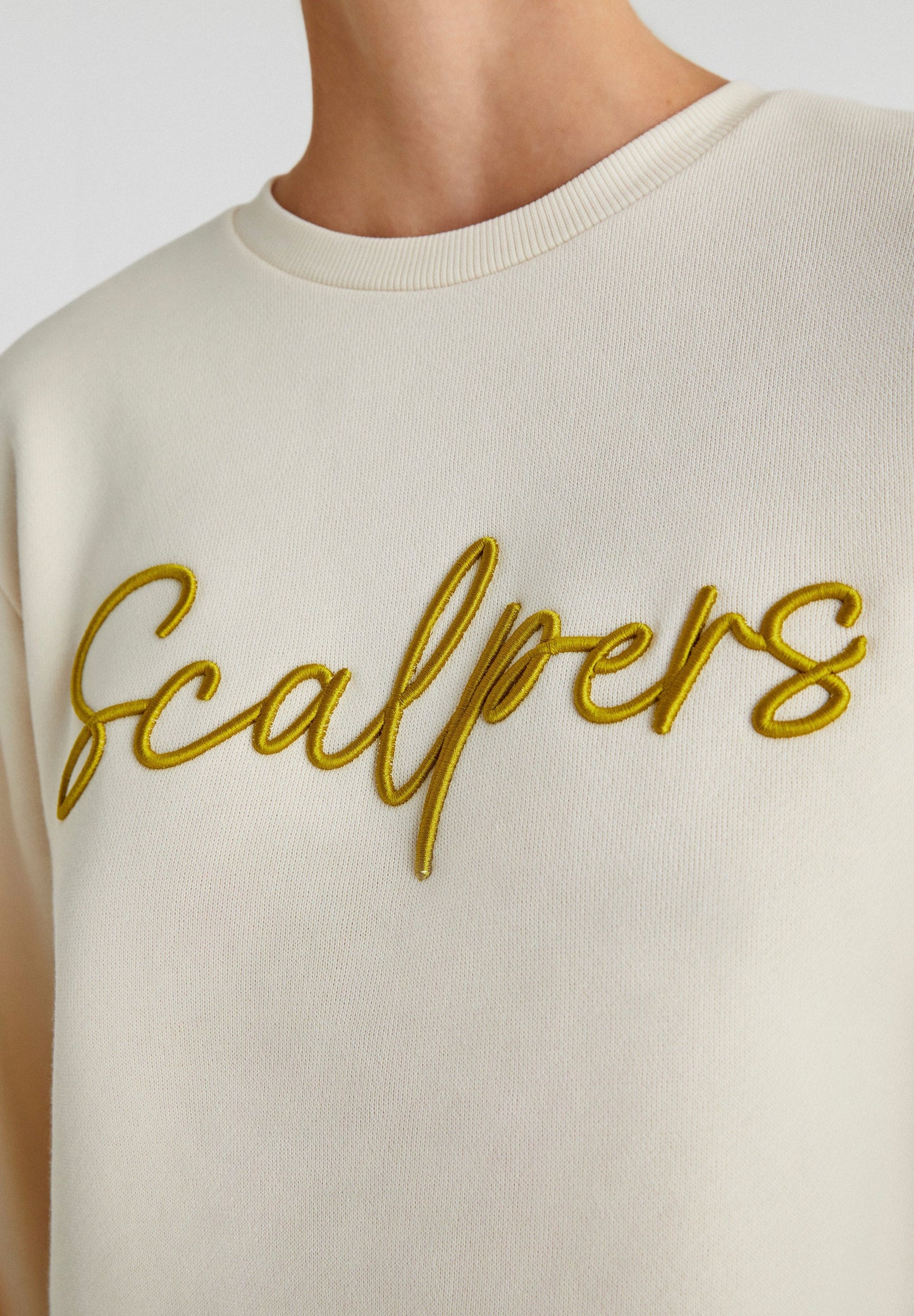 SWEATSHIRT COM LOGÓTIPO BORDADO EM CONTRASTE