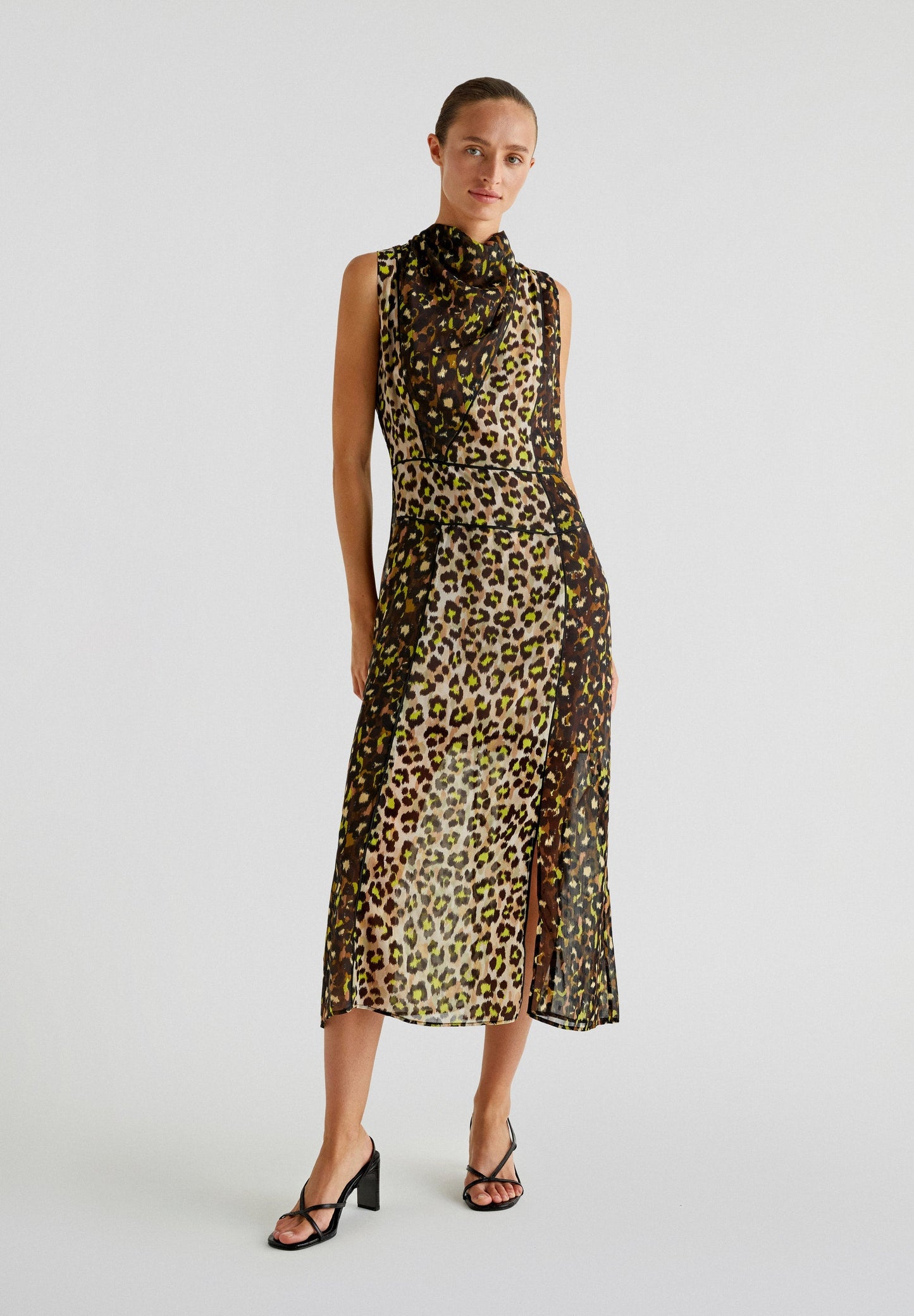 VESTIDO COM ESTAMPADO ANIMAL