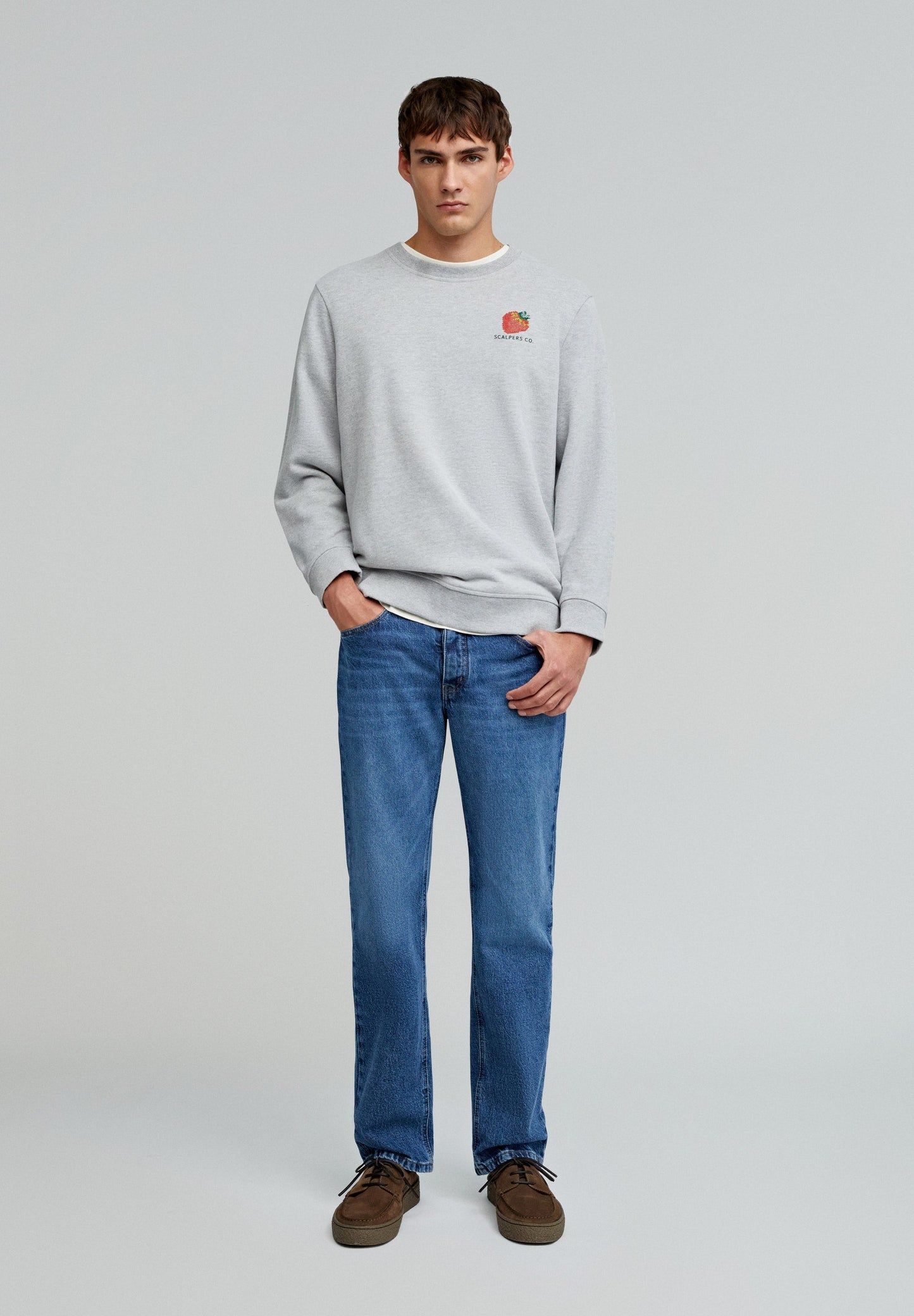 SWEATSHIRT COM BORDADO FRUTAS