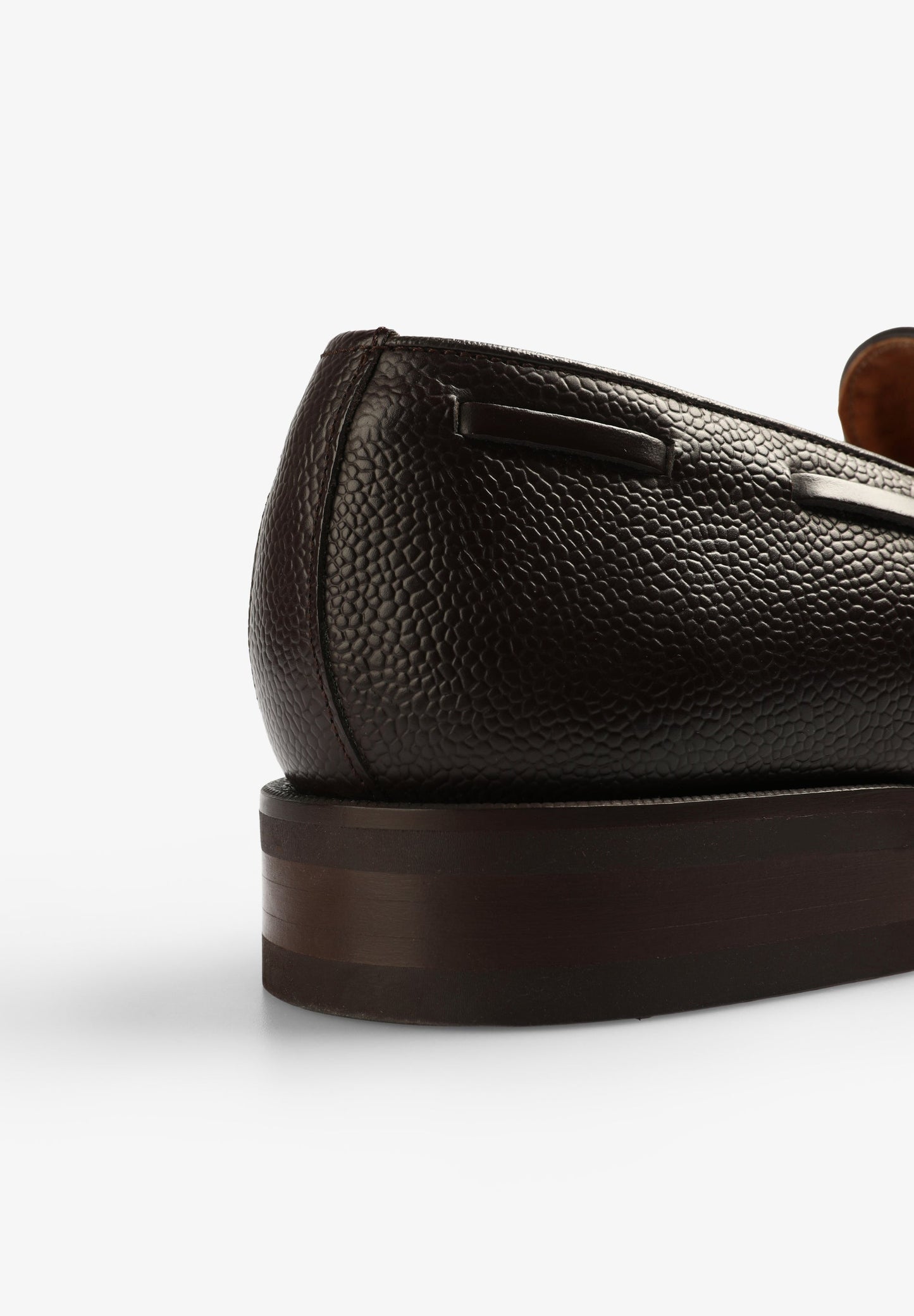 MOCASSINS EM PELE COM BORLAS