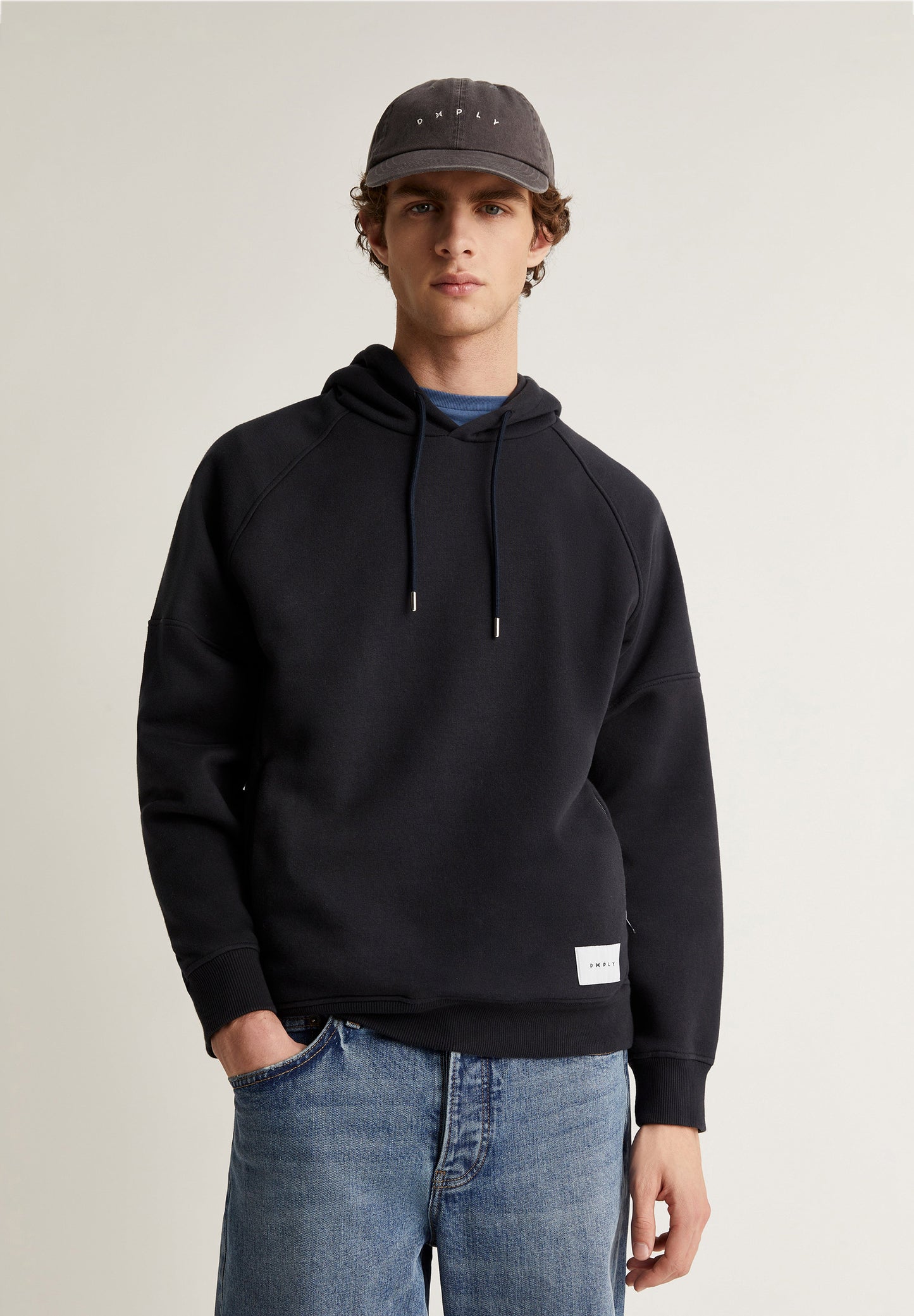 DEEPLY | SWEATSHIRT COM BOLSOS E CAPUZ