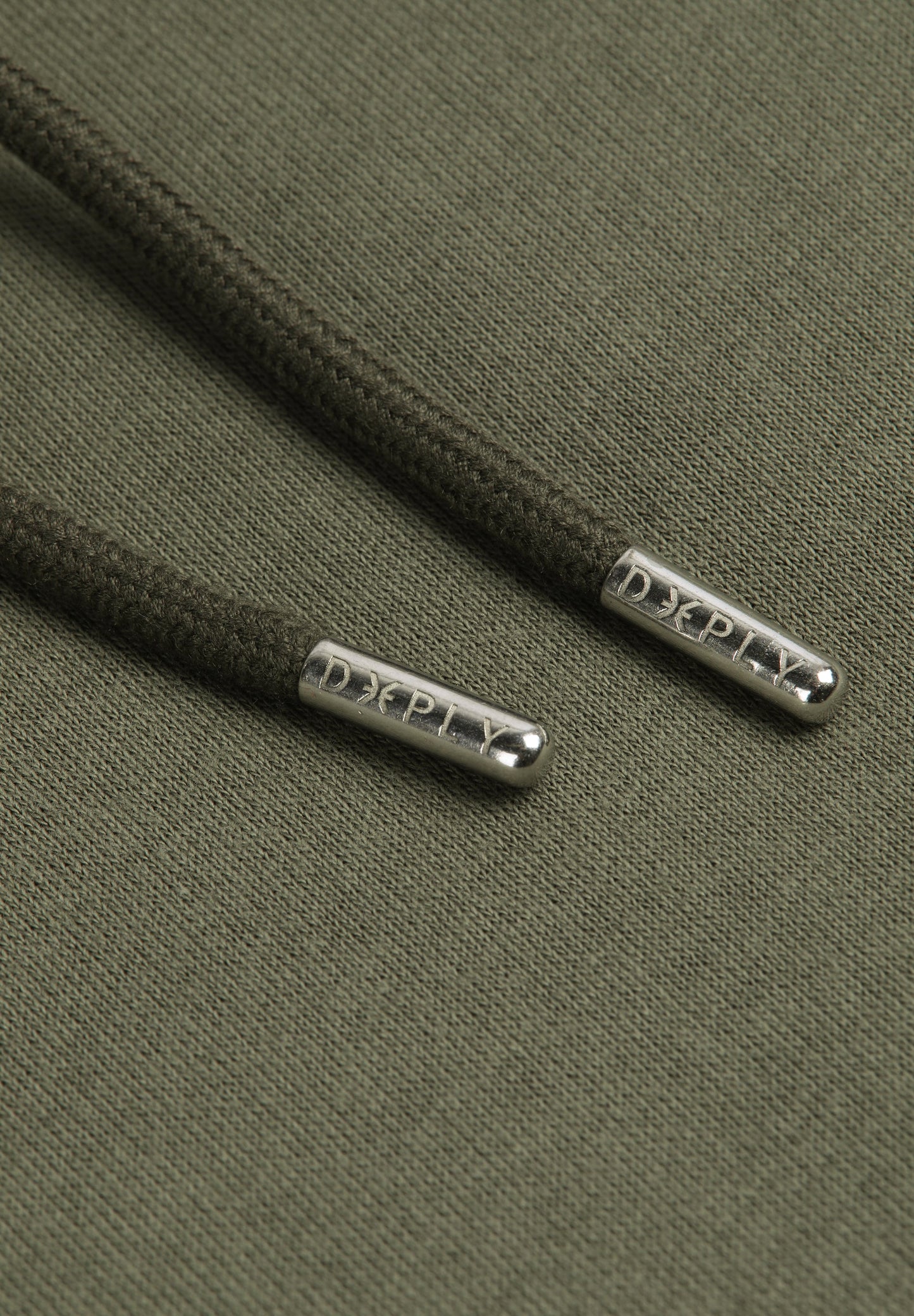 DEEPLY | SWEATSHIRT COM BOLSOS E CAPUZ