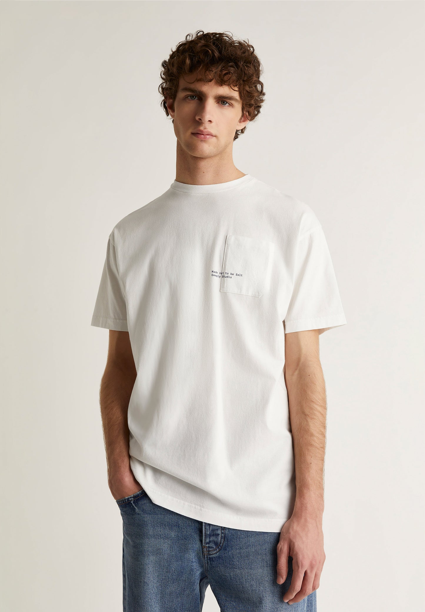 DEEPLY | T-SHIRT COM BOLSO
