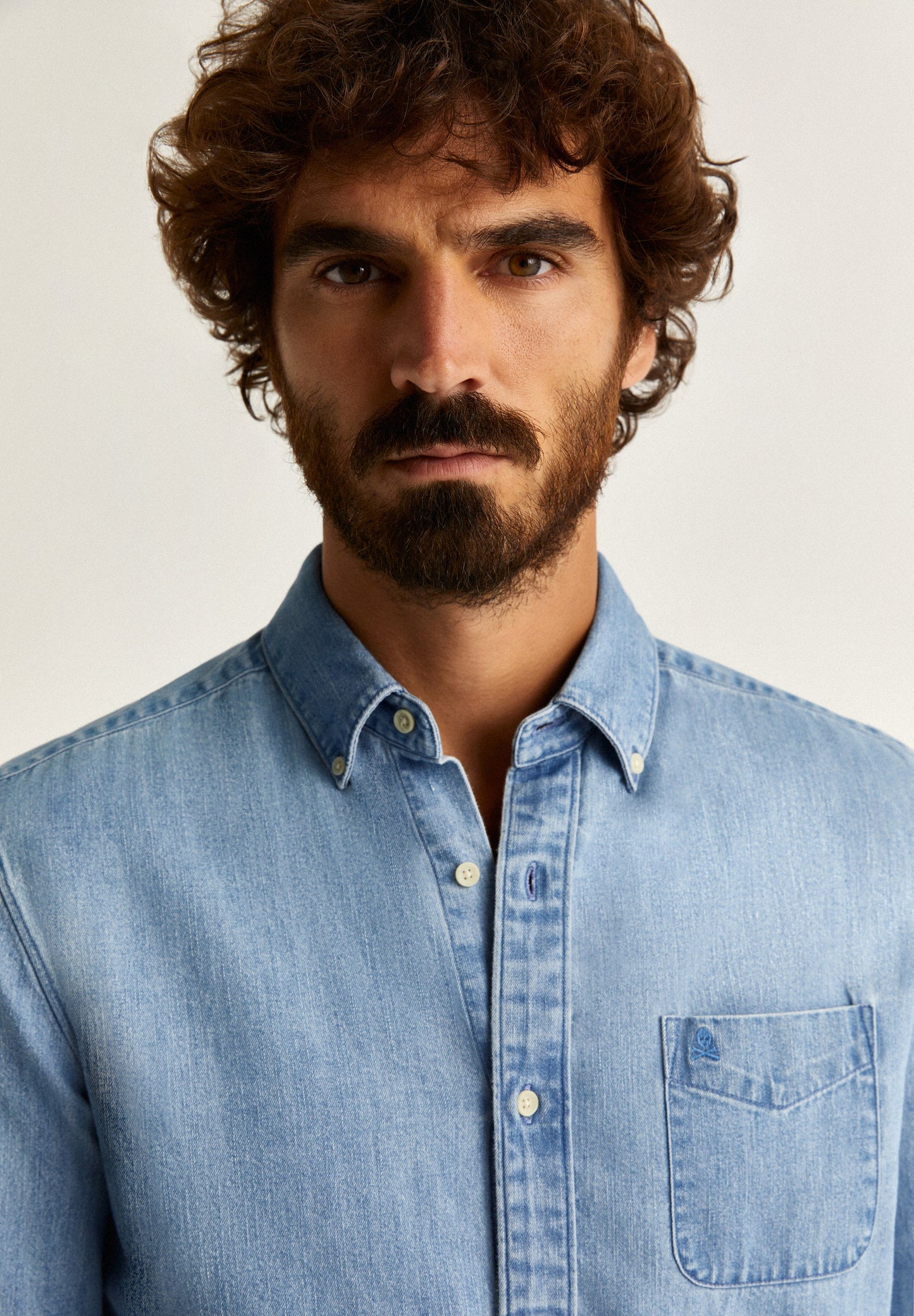 CAMISA DENIM BOTÕES BOLSO